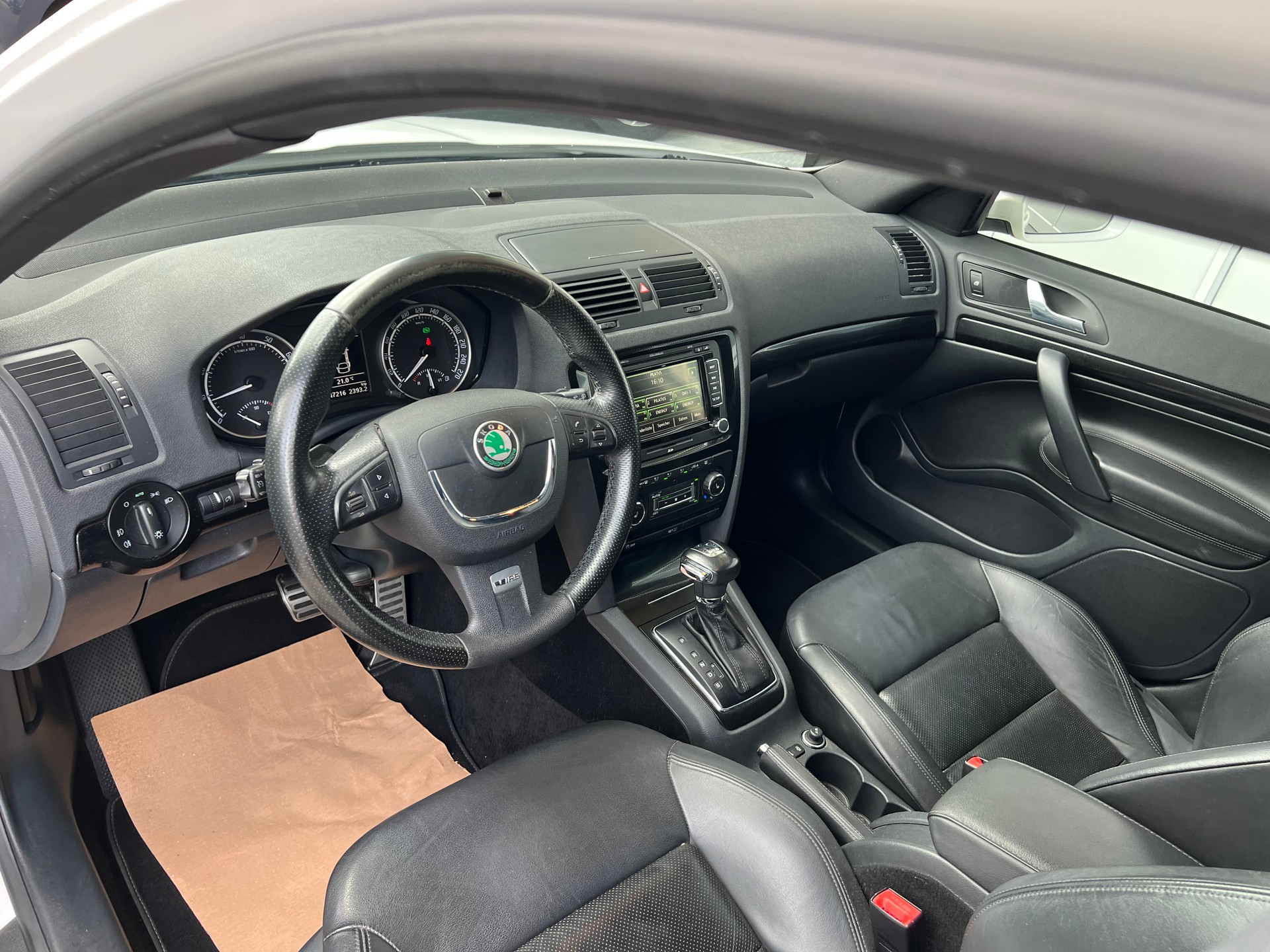 SKODA Octavia Combi 2.0 TSI RS DSG *** Navigation * Leder * 8 fachbereift * mit frisch ab MFK * 1 Jahr Garantie möglich ***-image-18