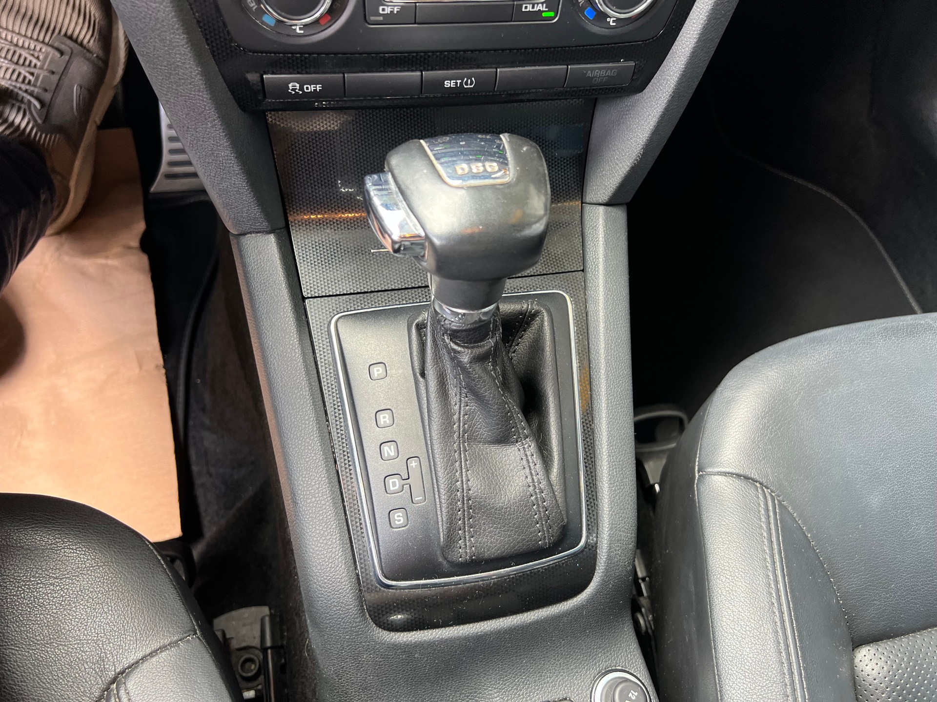 SKODA Octavia Combi 2.0 TSI RS DSG *** Navigation * Leder * 8 fachbereift * mit frisch ab MFK * 1 Jahr Garantie möglich ***-image-11