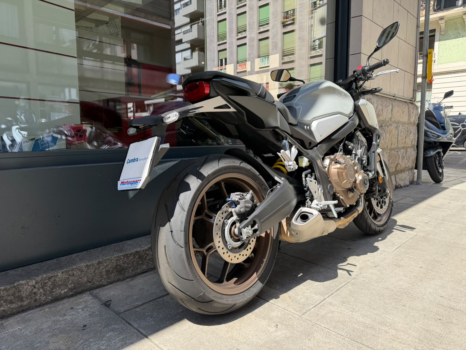 HONDA CB 650 R-image-4