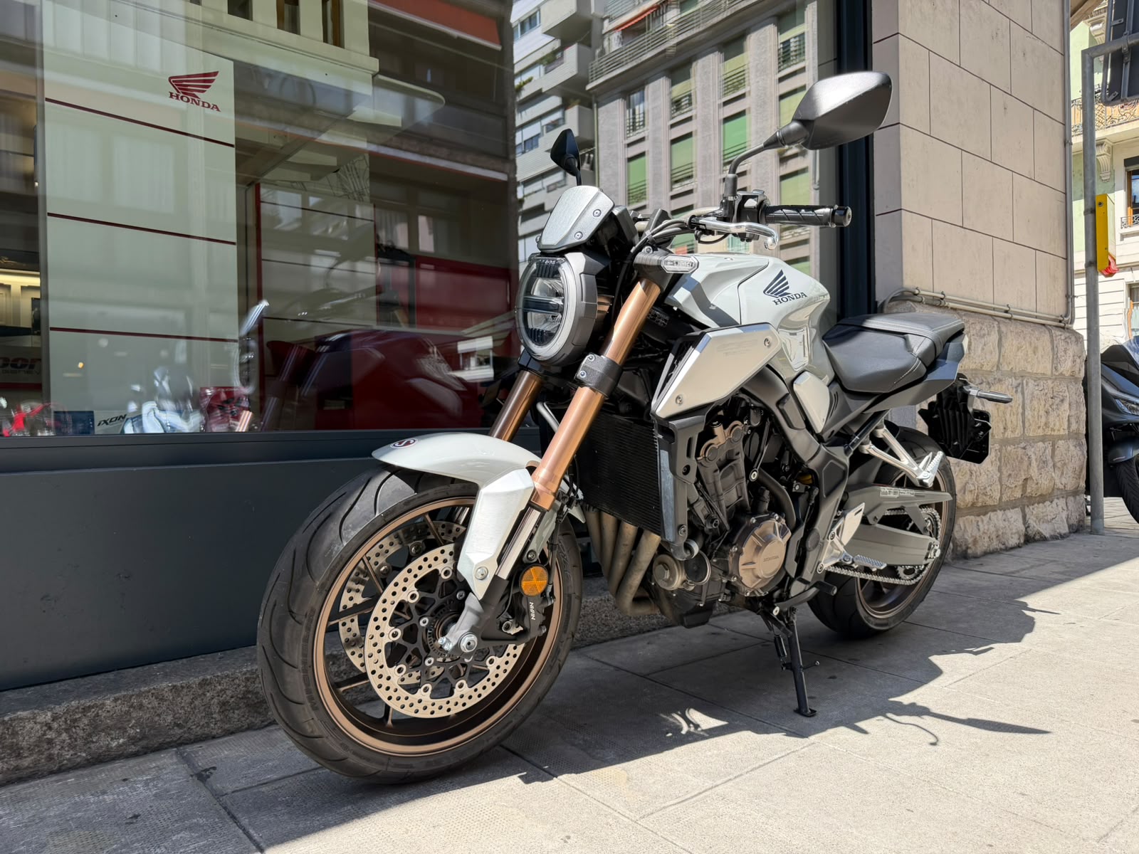 HONDA CB 650 R-image-5