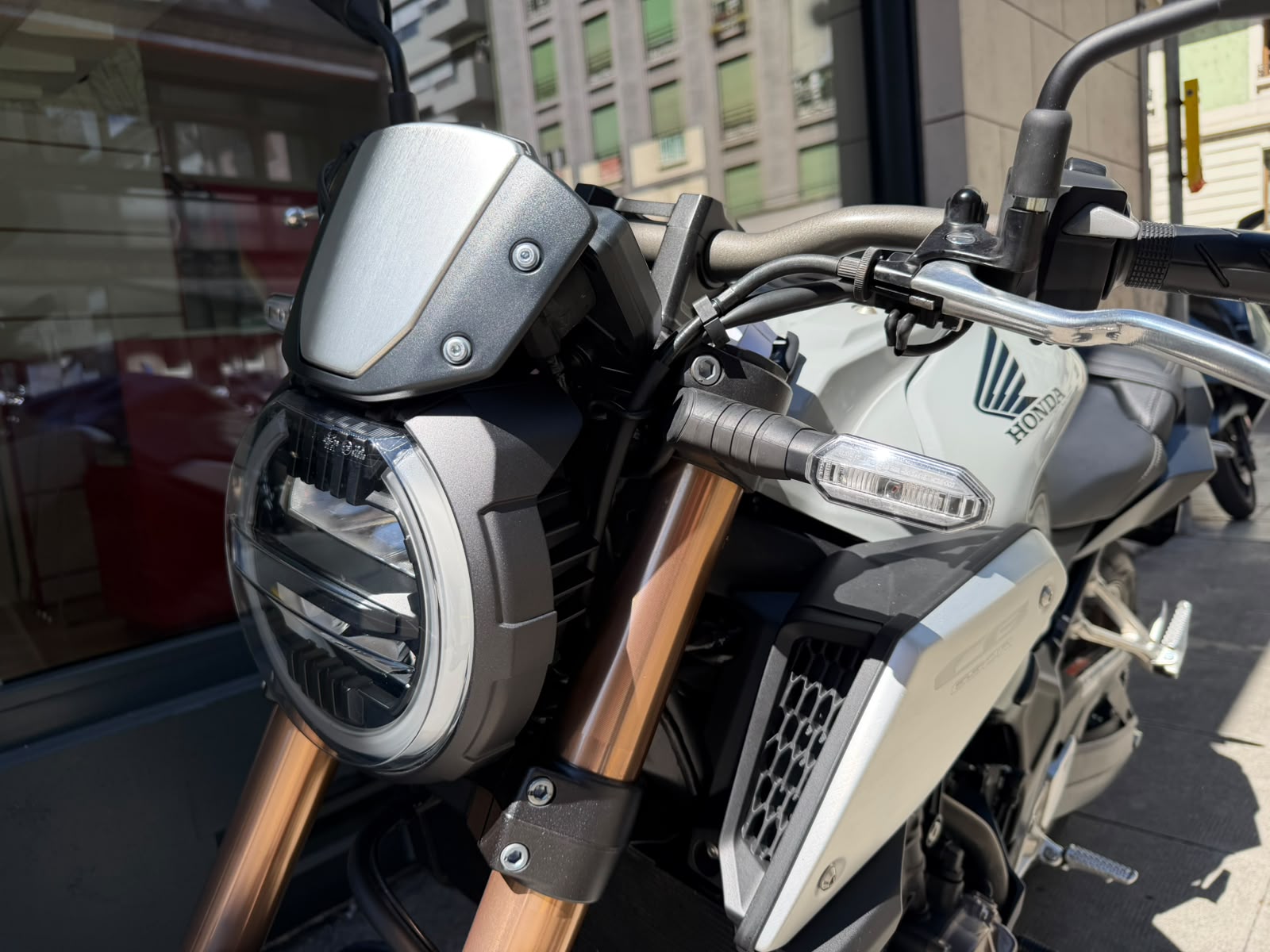 HONDA CB 650 R-image-8