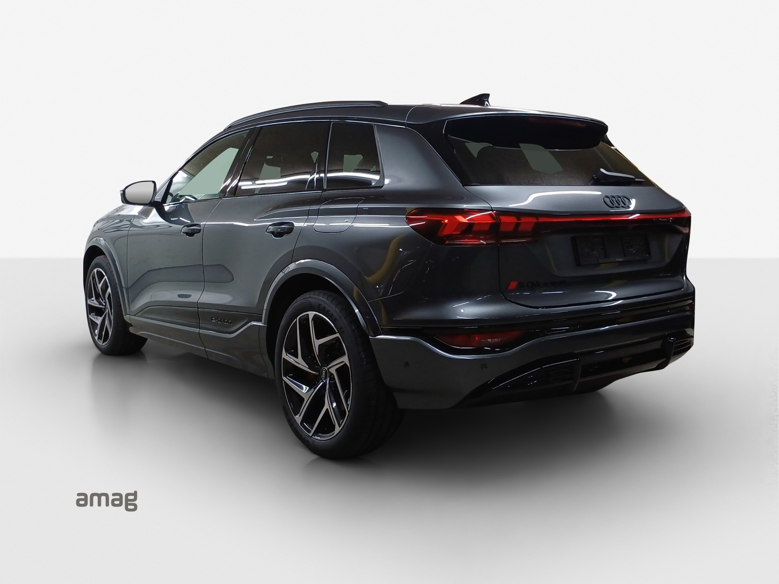 AUDI SQ6 e-tron quattro-showroom-element-2