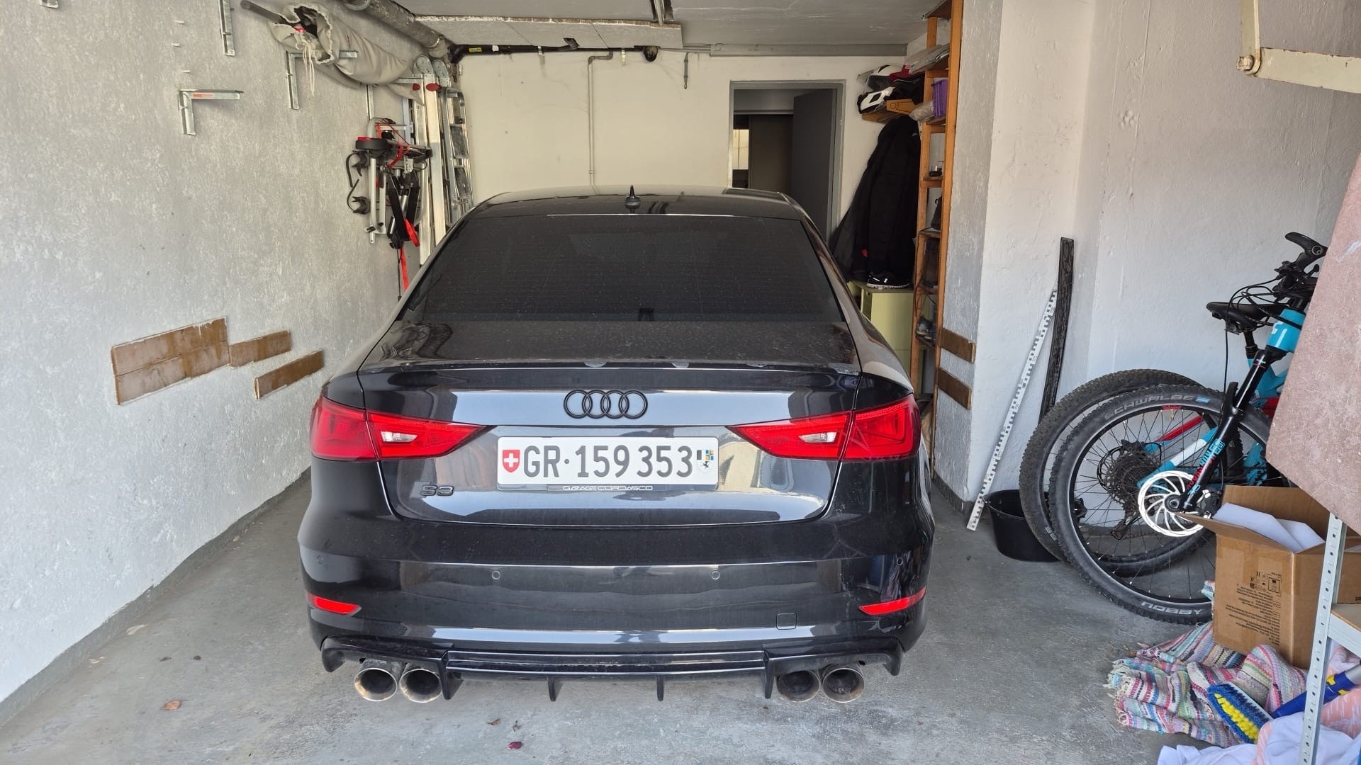 AUDI 2.0 T FSI quattro S-Tronic