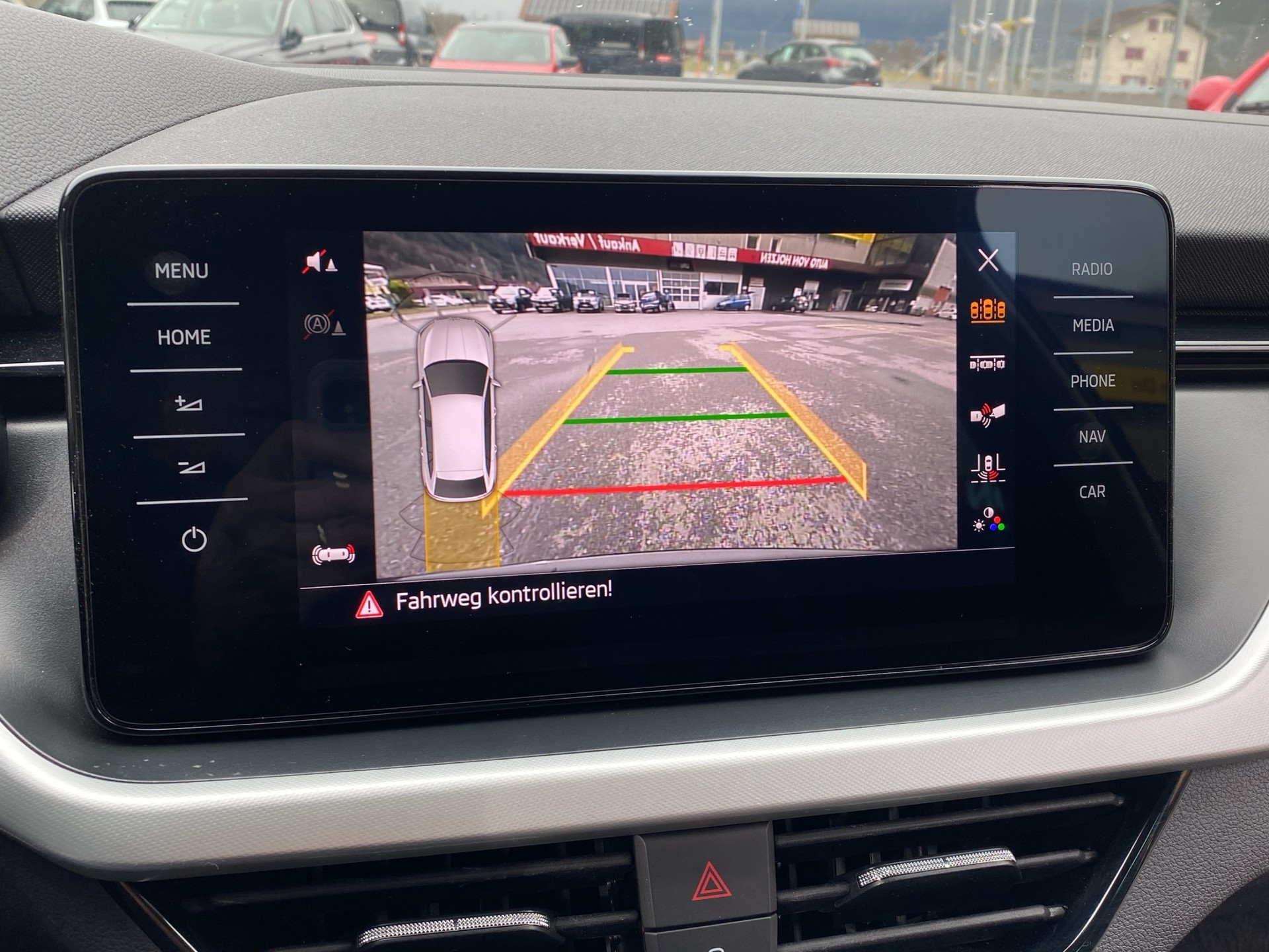 SKODA Scala 1.0 TSI Ambition DSG-image-17