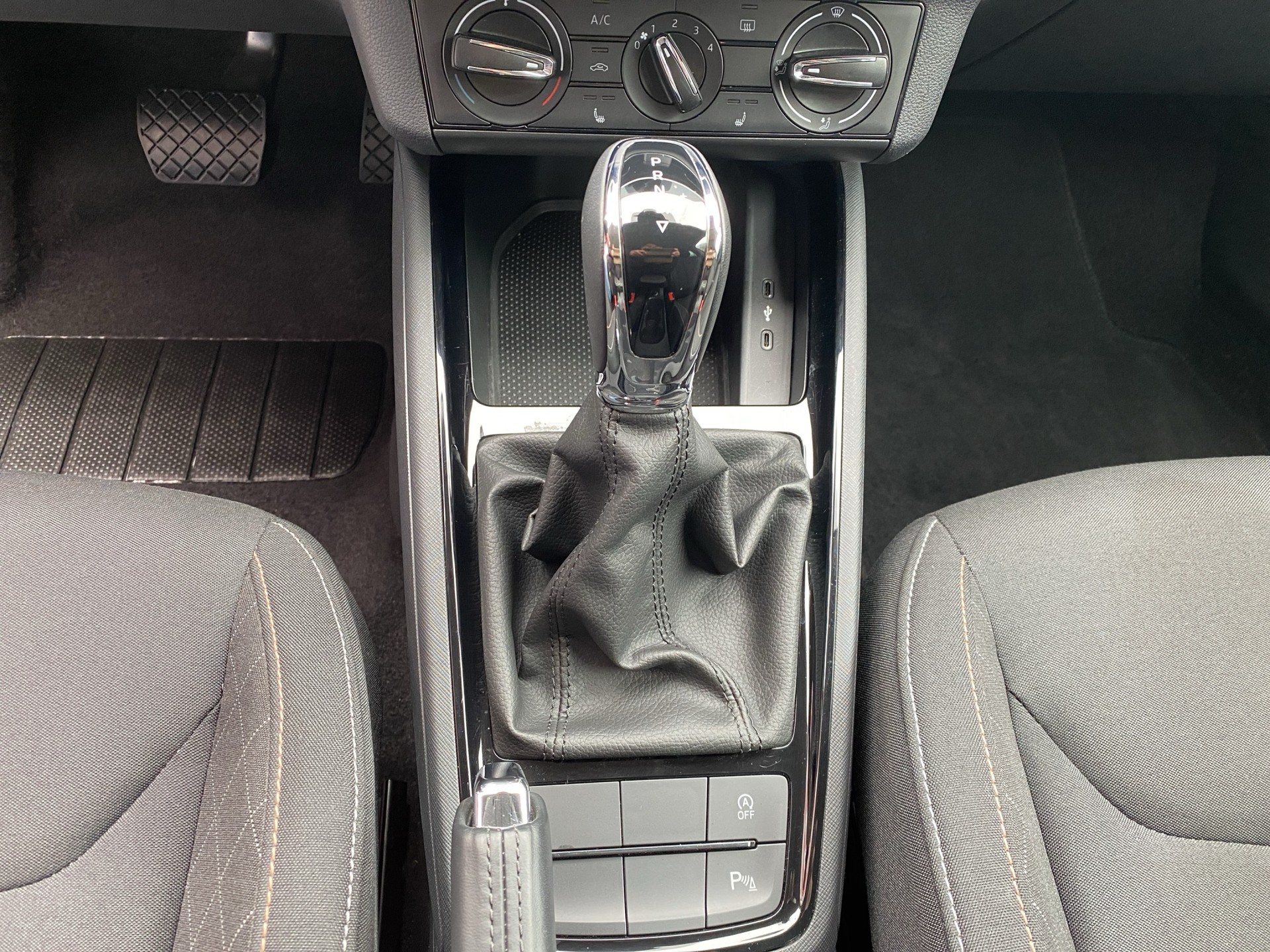 SKODA Scala 1.0 TSI Ambition DSG-image-12