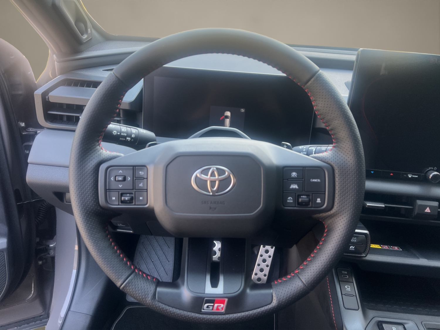TOYOTA RAV4 2.5 HEV GR Sport-image-11