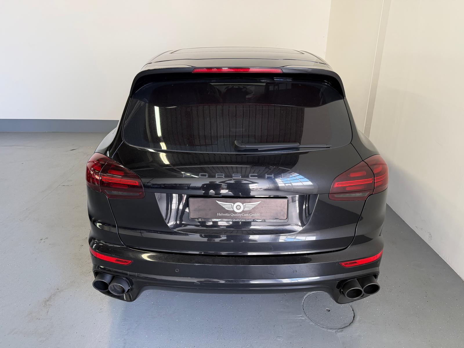 PORSCHE Cayenne Turbo-image-10