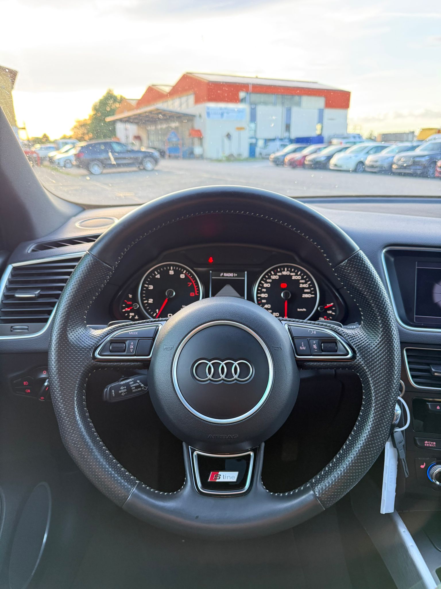 AUDI Q5 2.0 TFSI quattro tiptronic-image-11