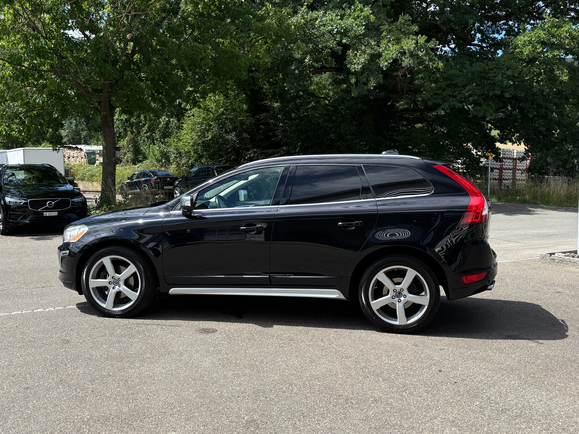 VOLVO XC60 3.0 T6 R-Design AWD-image-4