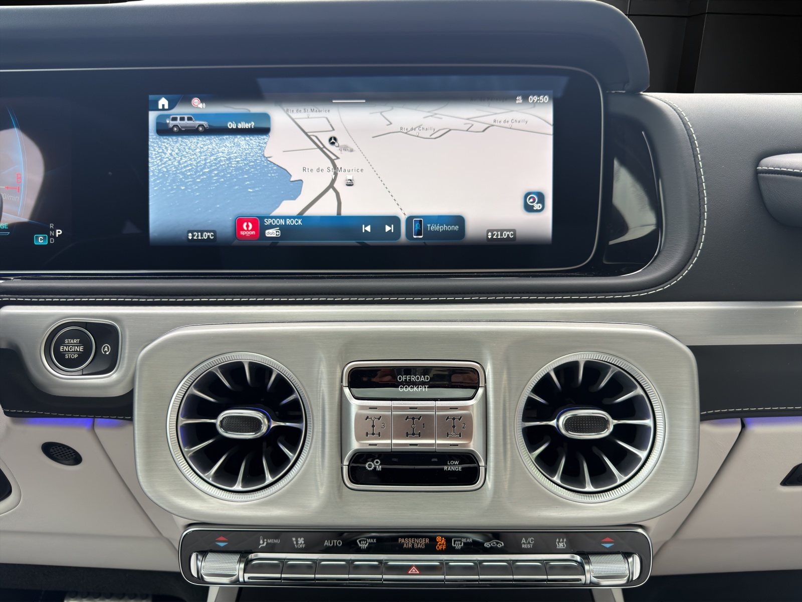 MERCEDES-BENZ G 63 AMG 9G-Tronic-image-14