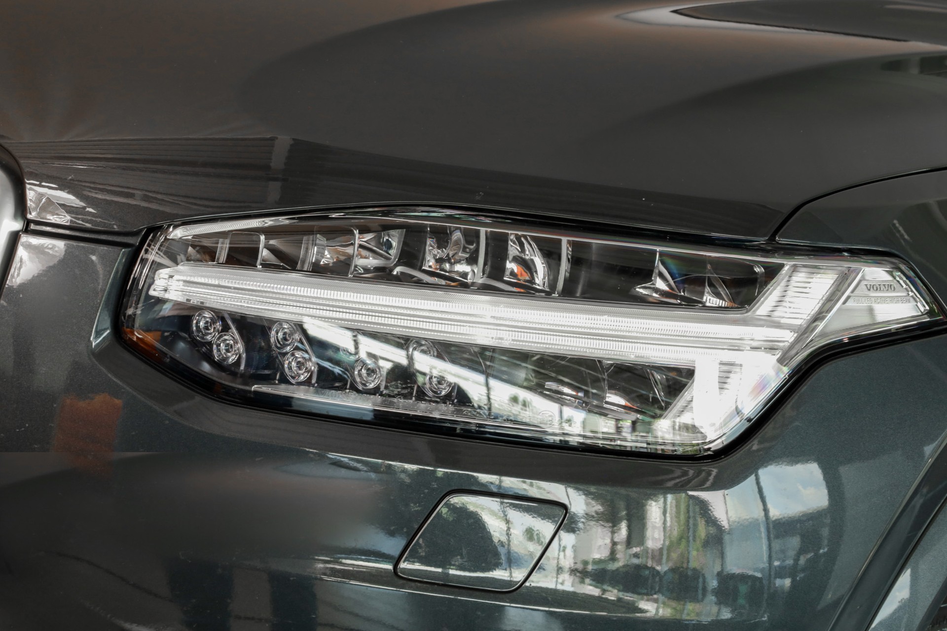 VOLVO XC90 T6 AWD R-Design Geartronic-image-12