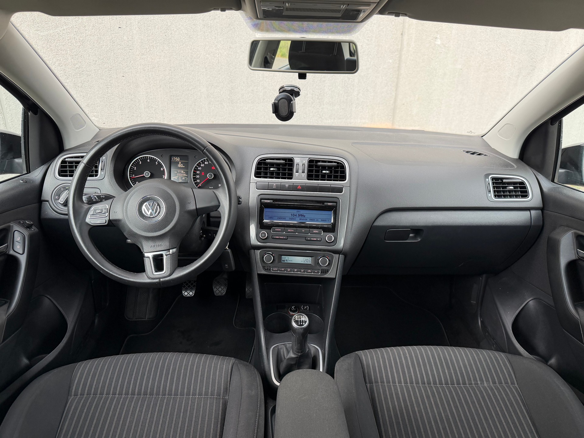 VW Polo 1.2 TSI Trendline-image-8