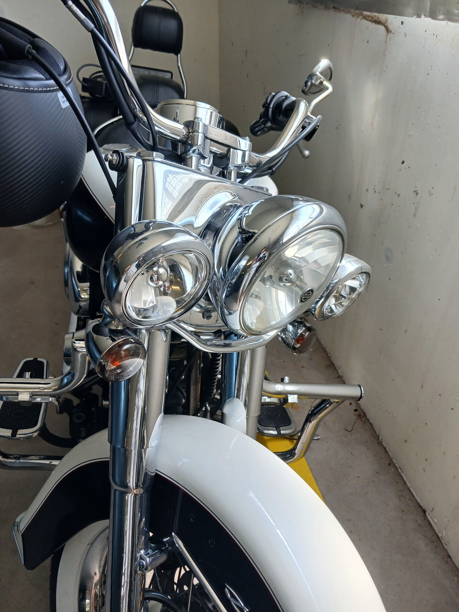 HARLEY-DAVIDSON FLSTNI Softail Deluxe-image-0