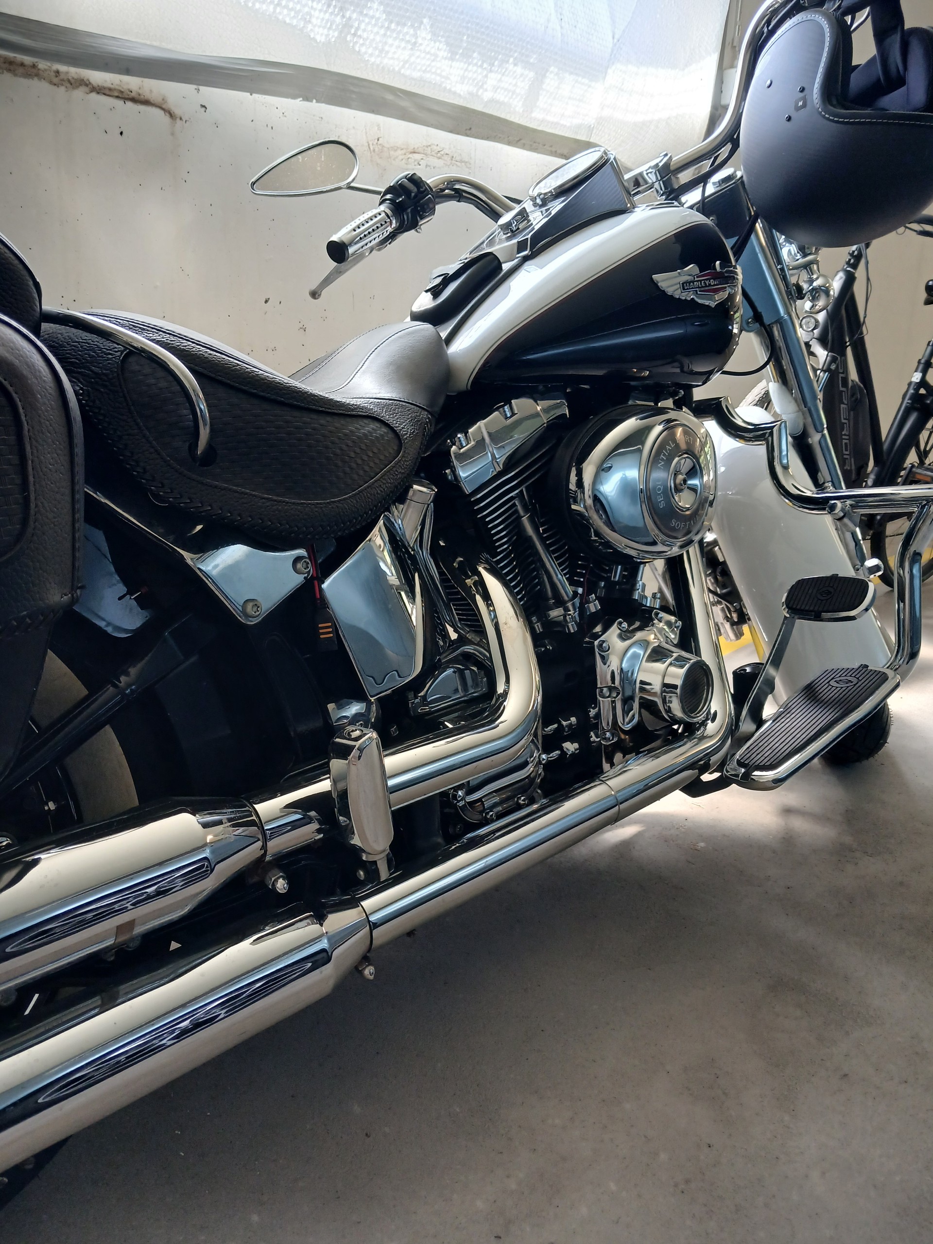 HARLEY-DAVIDSON FLSTNI Softail Deluxe-image-1