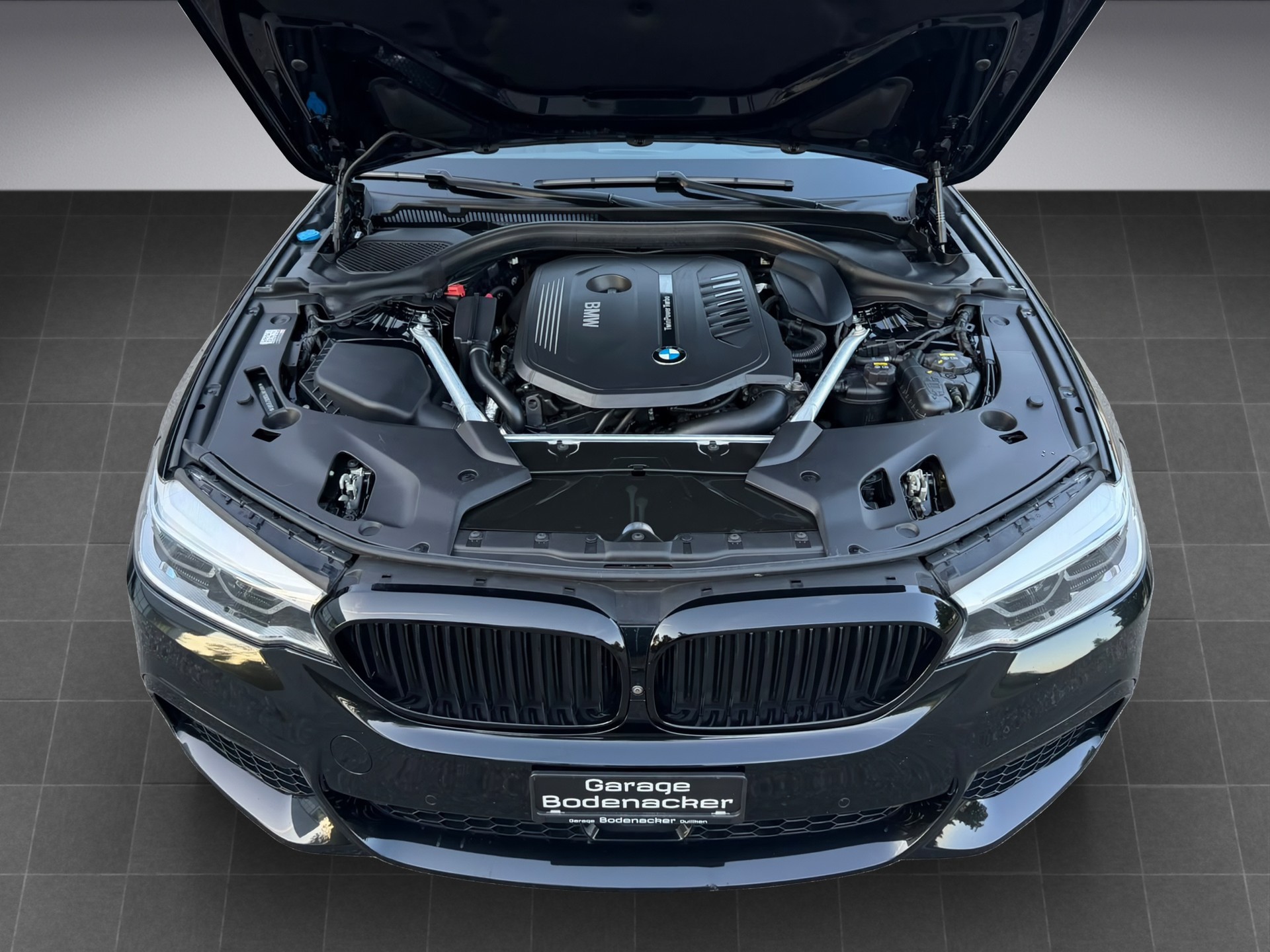 BMW 540i xDrive Touring Steptronic M Paket-image-13