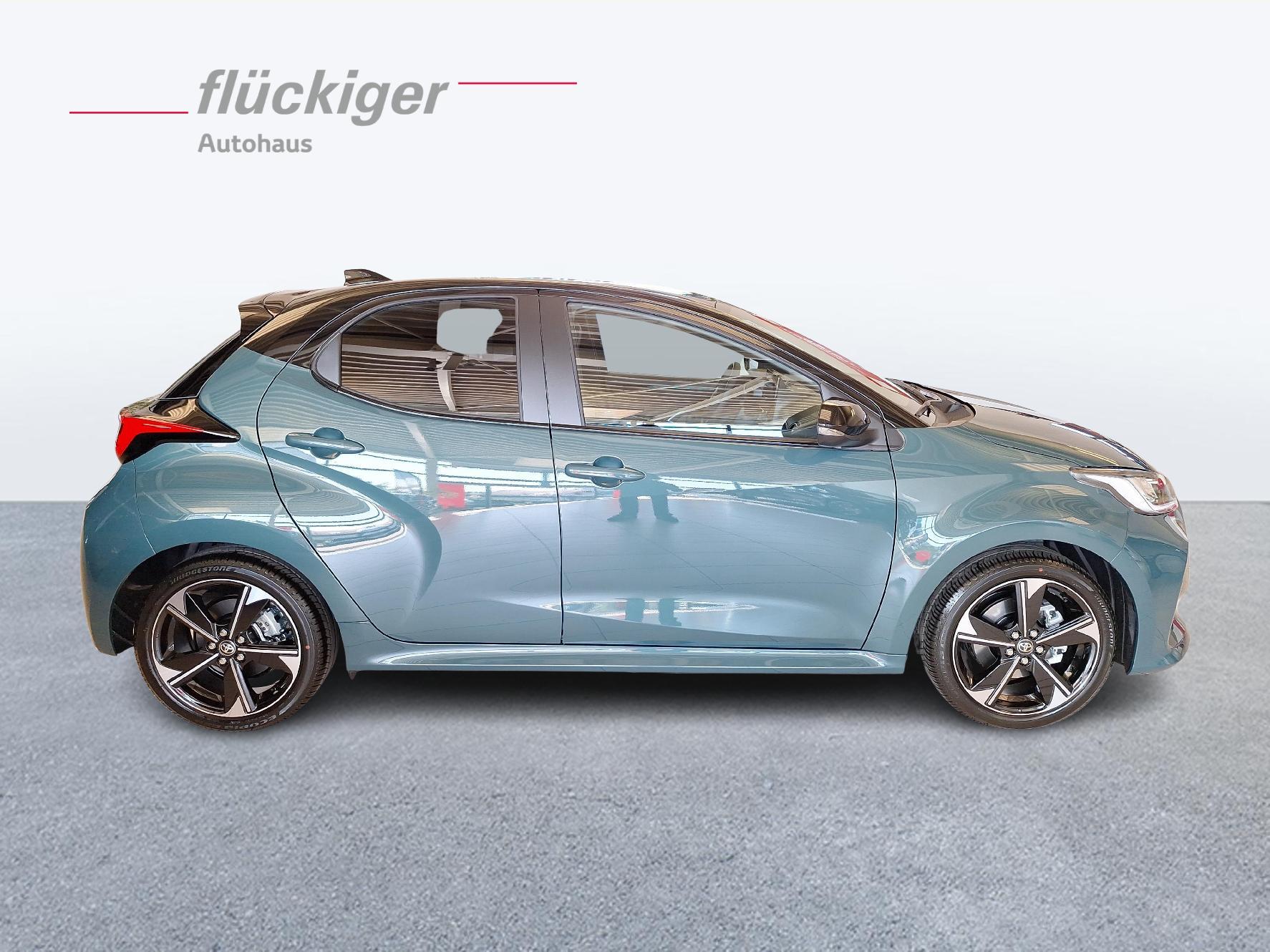 TOYOTA Yaris 1.5 VVT-i HSD Premium-showroom-element-3