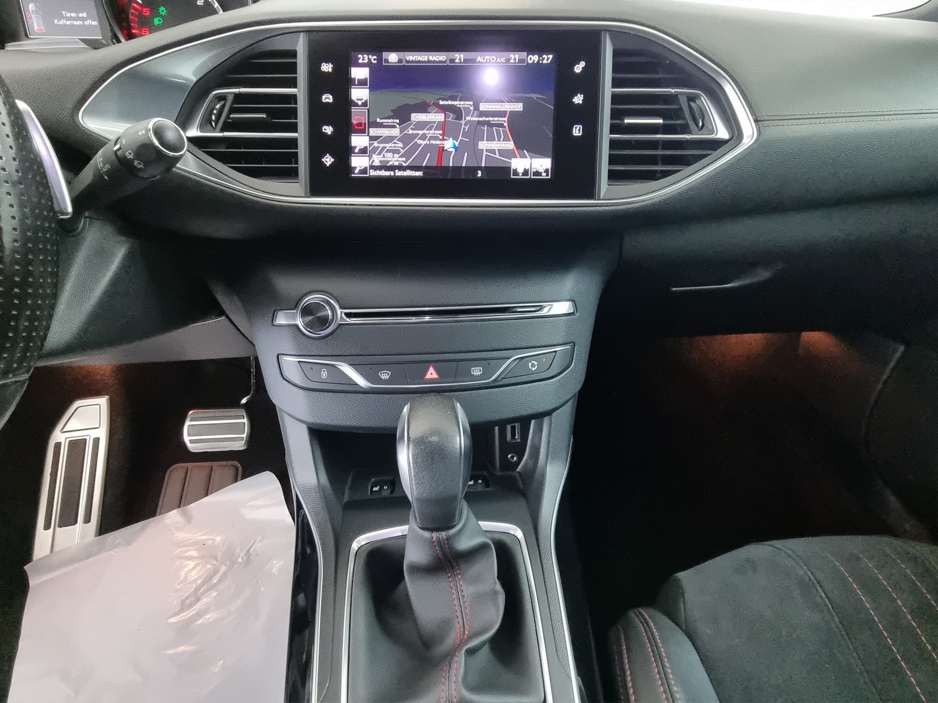 PEUGEOT 308 SW 2.0 BlueHDi 180 GT-image-9