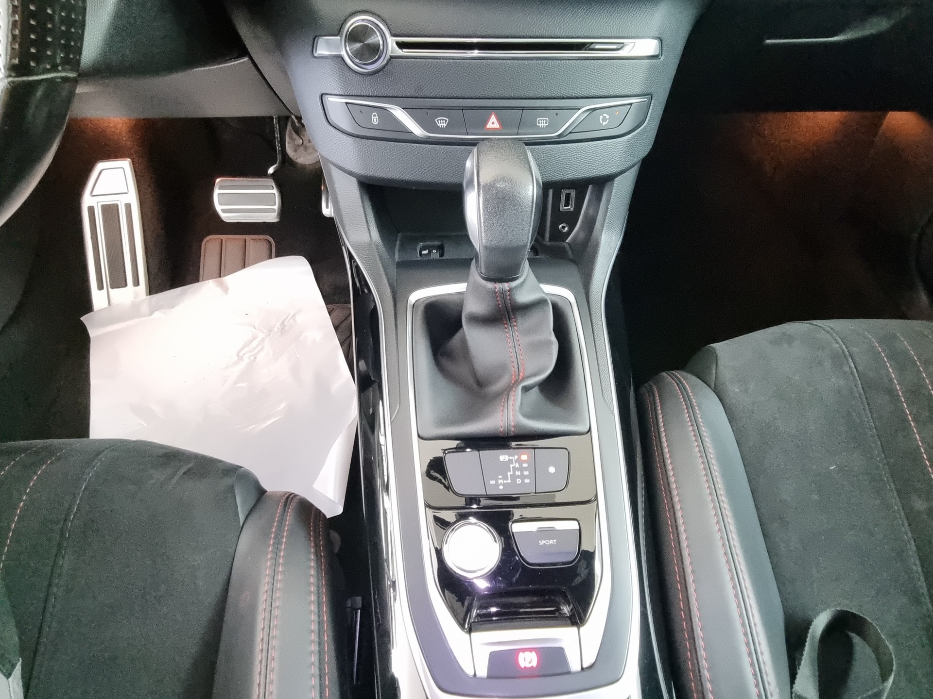 PEUGEOT 308 SW 2.0 BlueHDi 180 GT-image-15