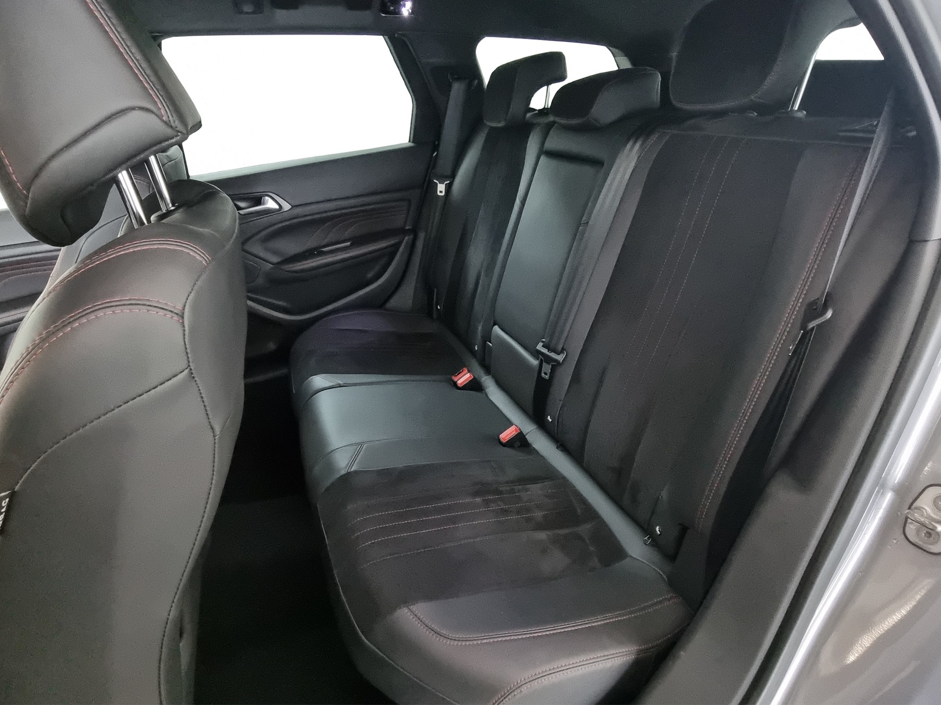 PEUGEOT 308 SW 2.0 BlueHDi 180 GT-image-6