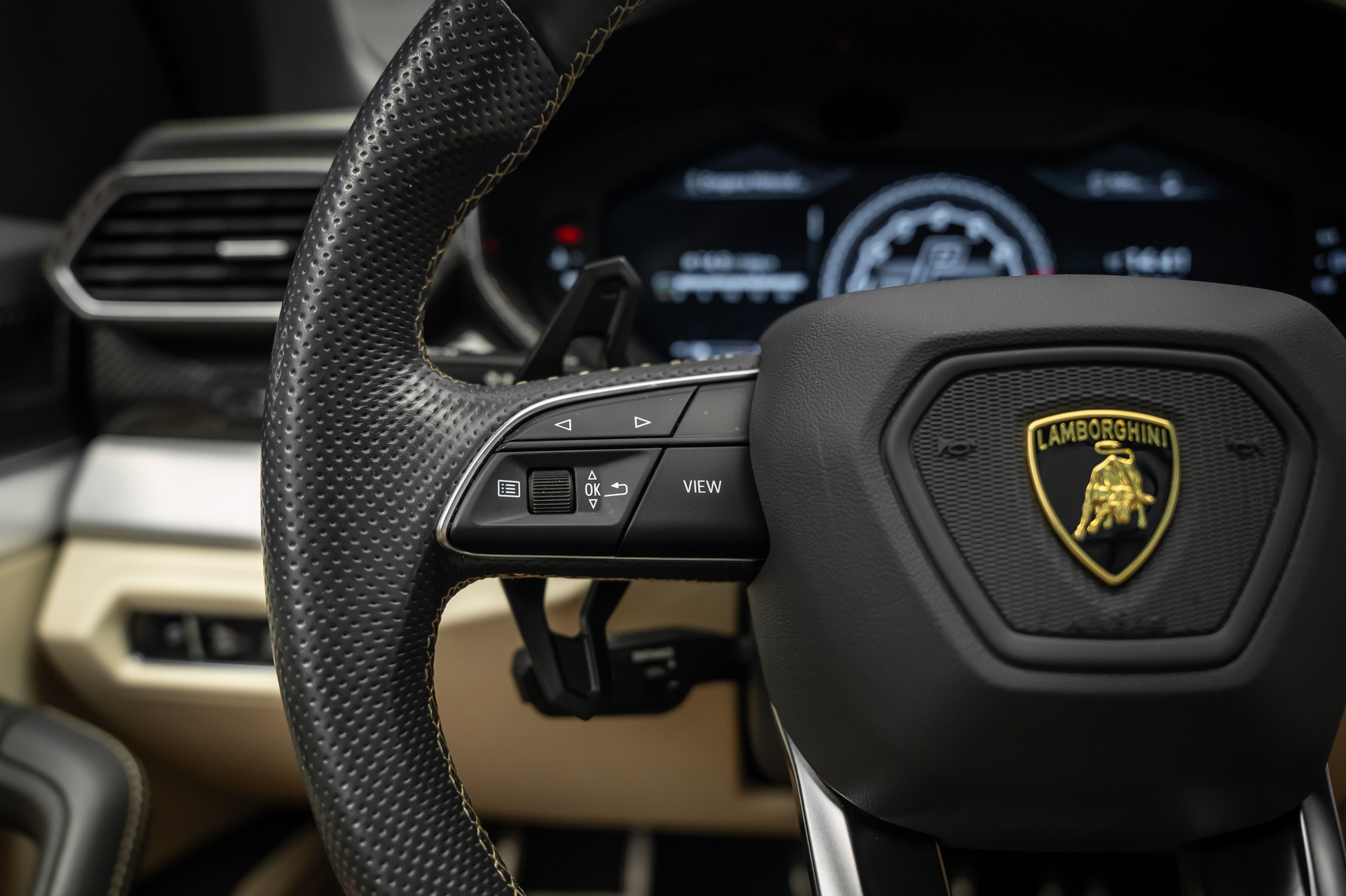 LAMBORGHINI URUS * FULL CARBON INNEN & AUSSEN * 23 ZOLL SCHMIEDERÄDER * LEASING AB 925 *-image-28