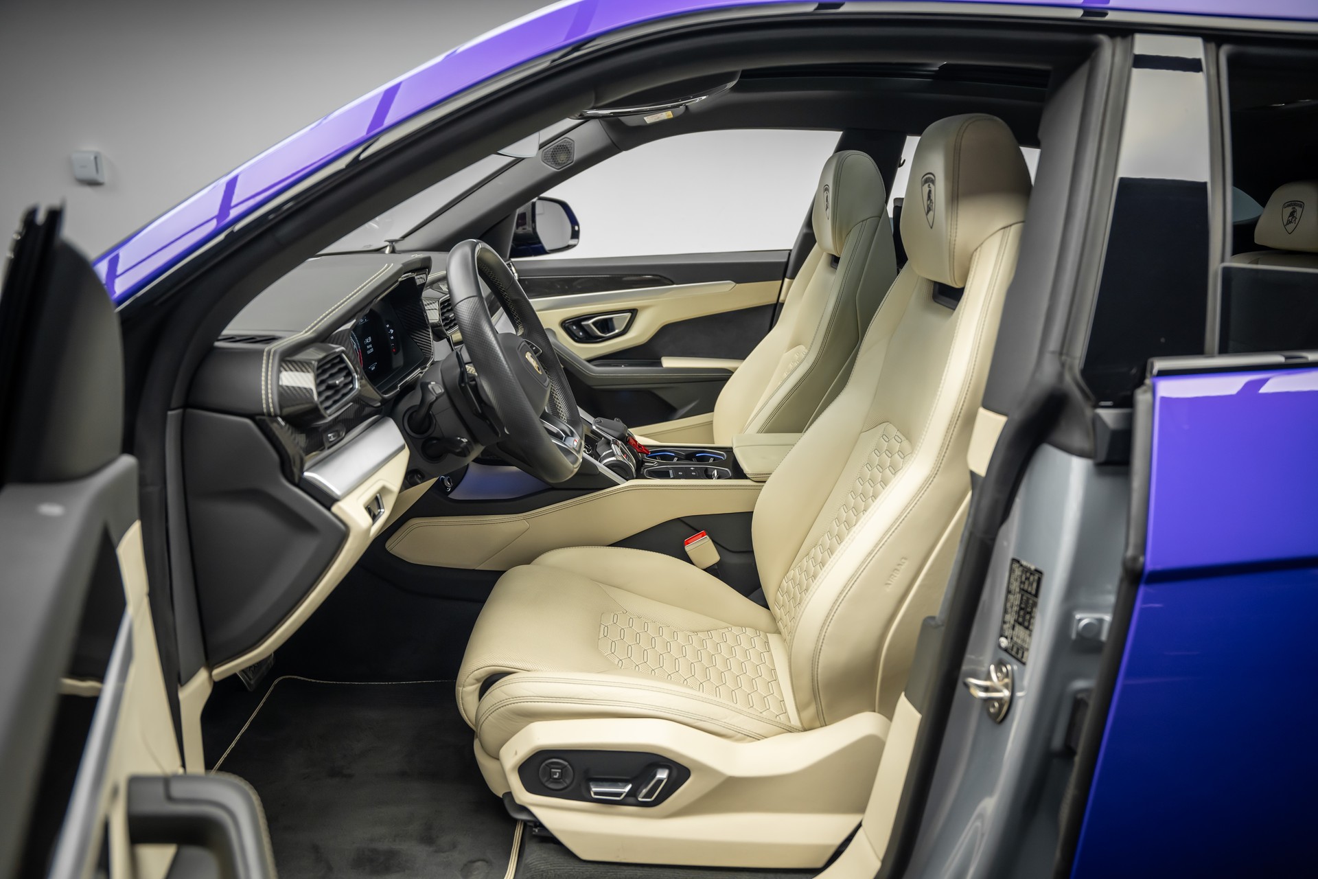 LAMBORGHINI URUS * FULL CARBON INNEN & AUSSEN * 23 ZOLL SCHMIEDERÄDER * LEASING AB 925 *-image-16