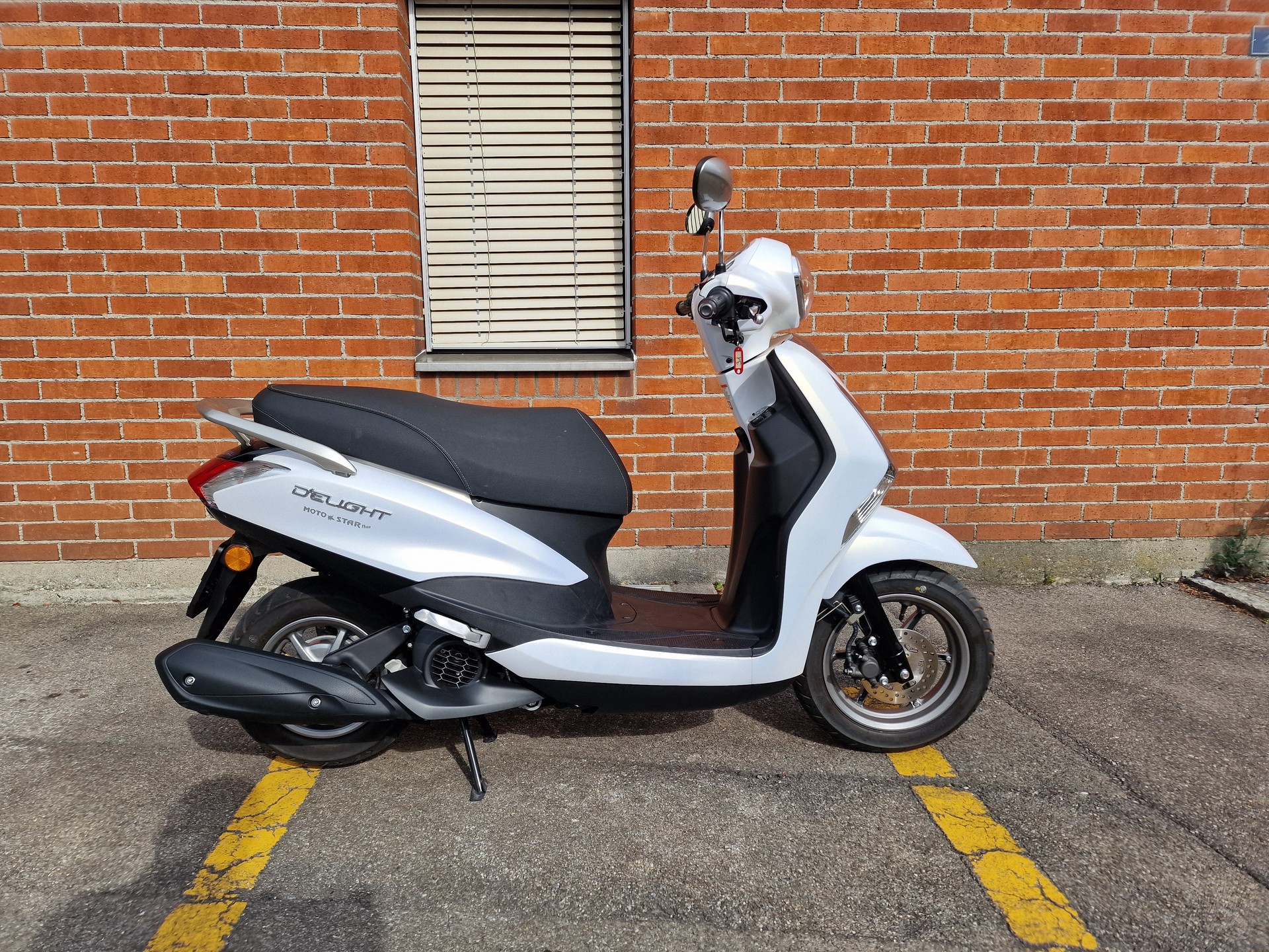 YAMAHA D'elight LTS 125-image-1