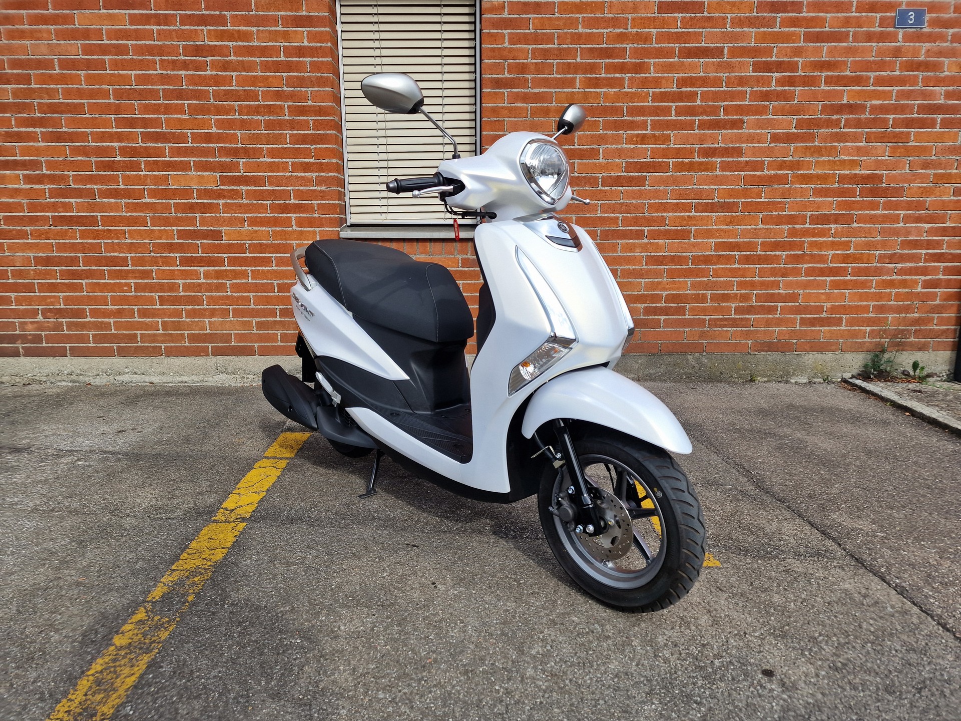 YAMAHA D'elight LTS 125-image-0
