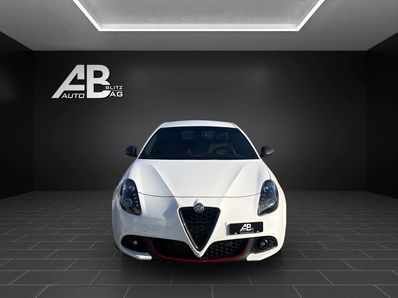 ALFA ROMEO Giulietta 2.0 JTDM Veloce TCT Carbon Edition mit 170 PS