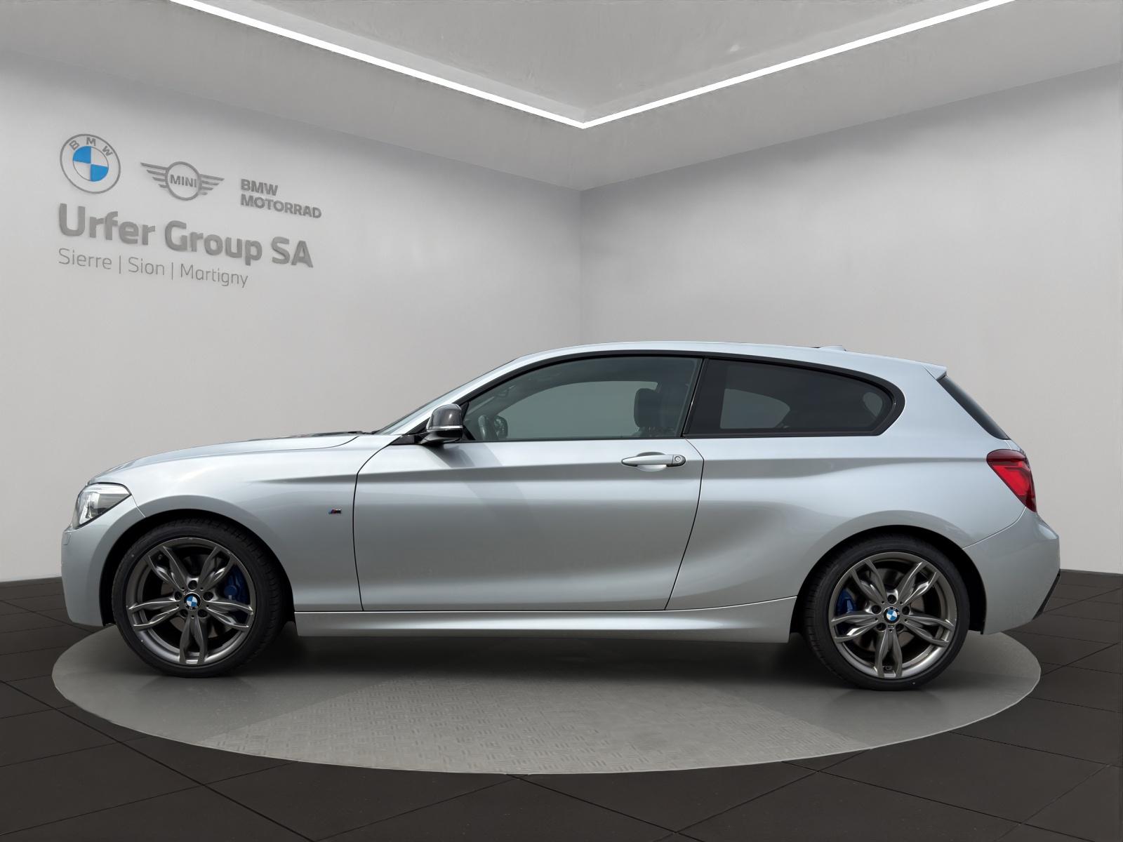 BMW M135i xDrive Steptronic (CH)⛽-showroom-element-1