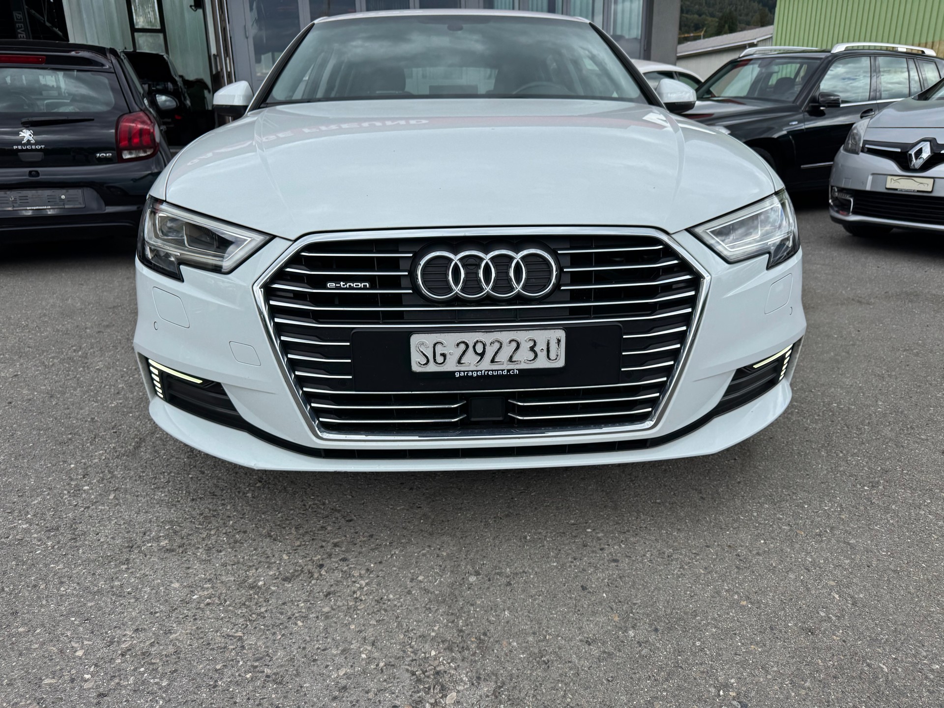 AUDI A3 Sportback 1.4 e-tron Sport S-tronic-image-17
