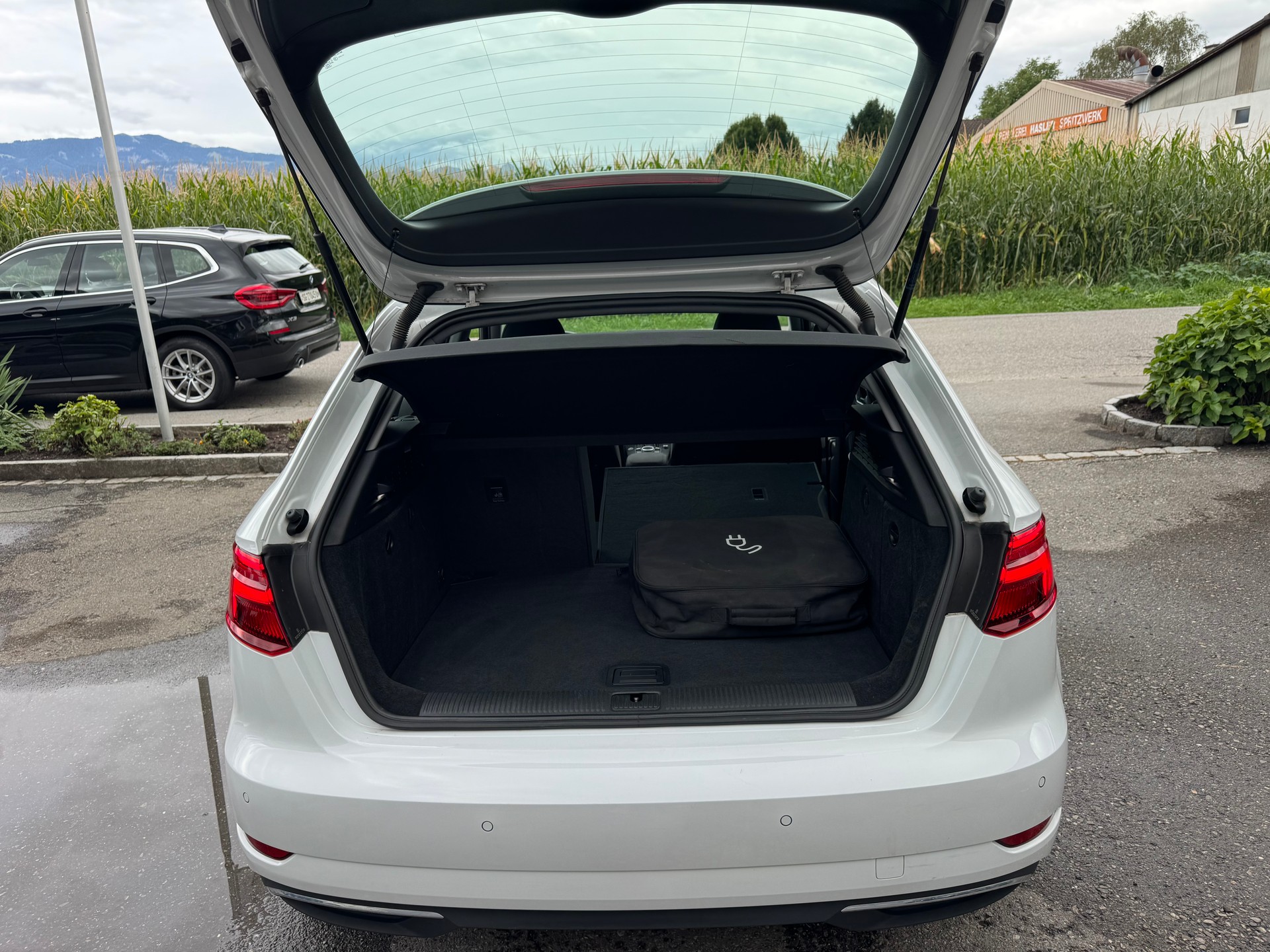 AUDI A3 Sportback 1.4 e-tron Sport S-tronic-image-11