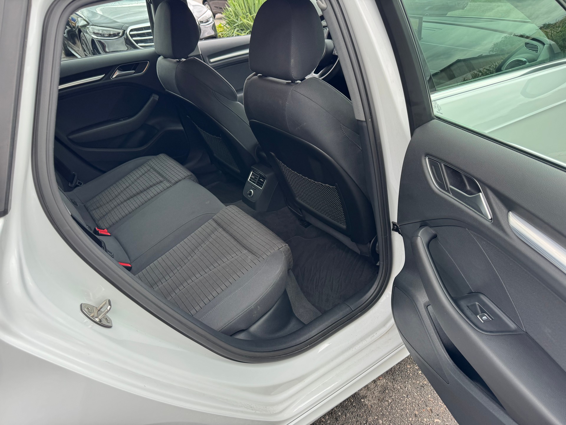 AUDI A3 Sportback 1.4 e-tron Sport S-tronic-image-10