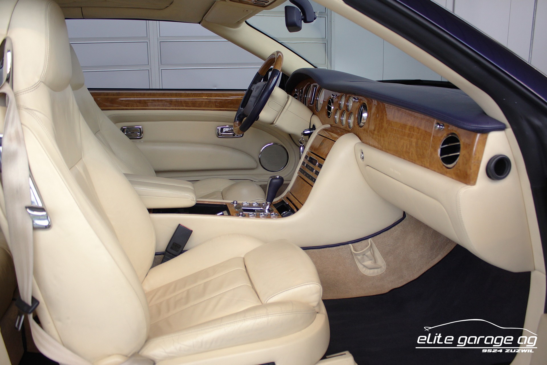 BENTLEY Azure Serie 2-image-15