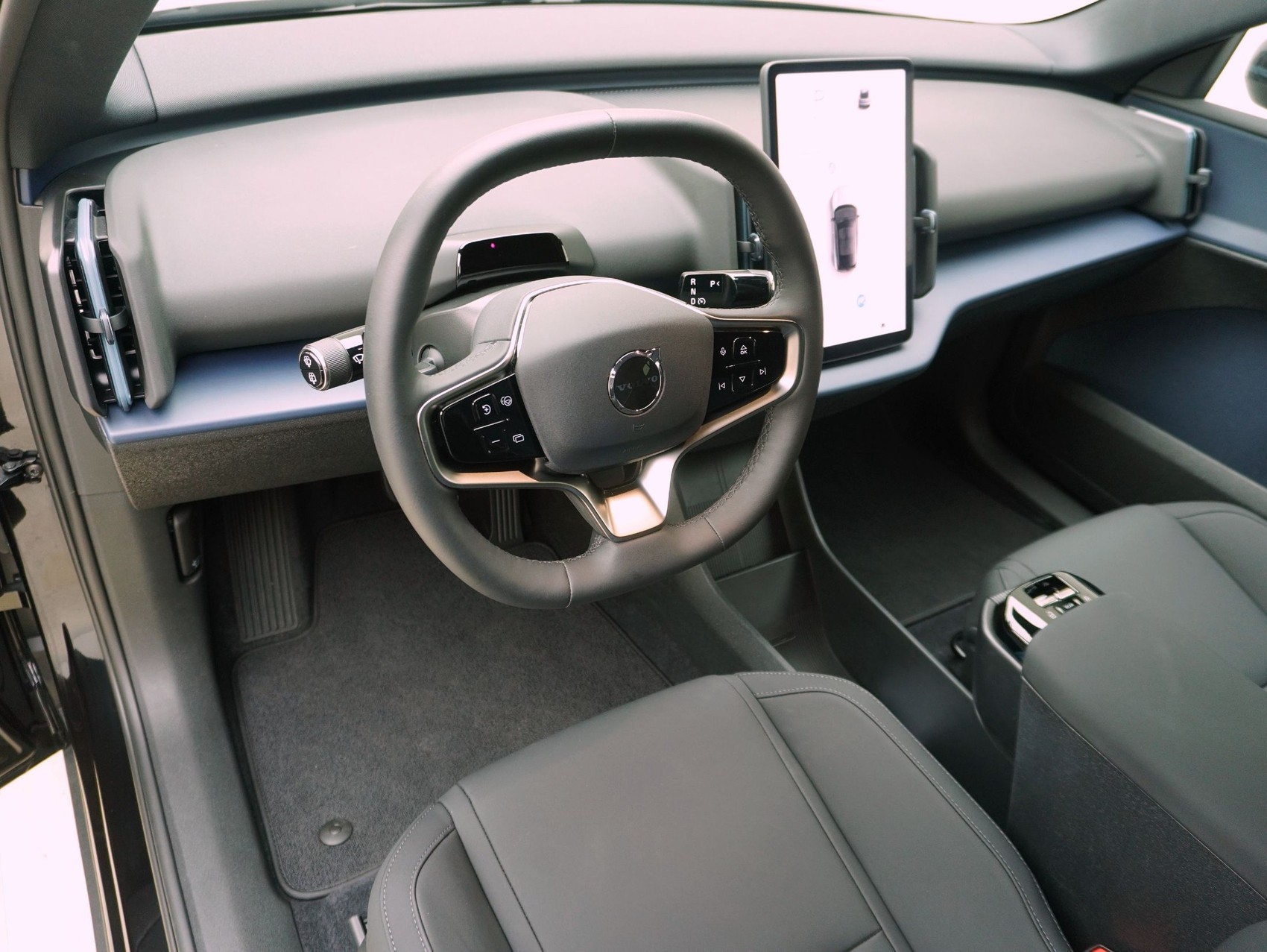 VOLVO EX30 E60 Core **10 Jahre Volvo Swiss Premium**-image-11