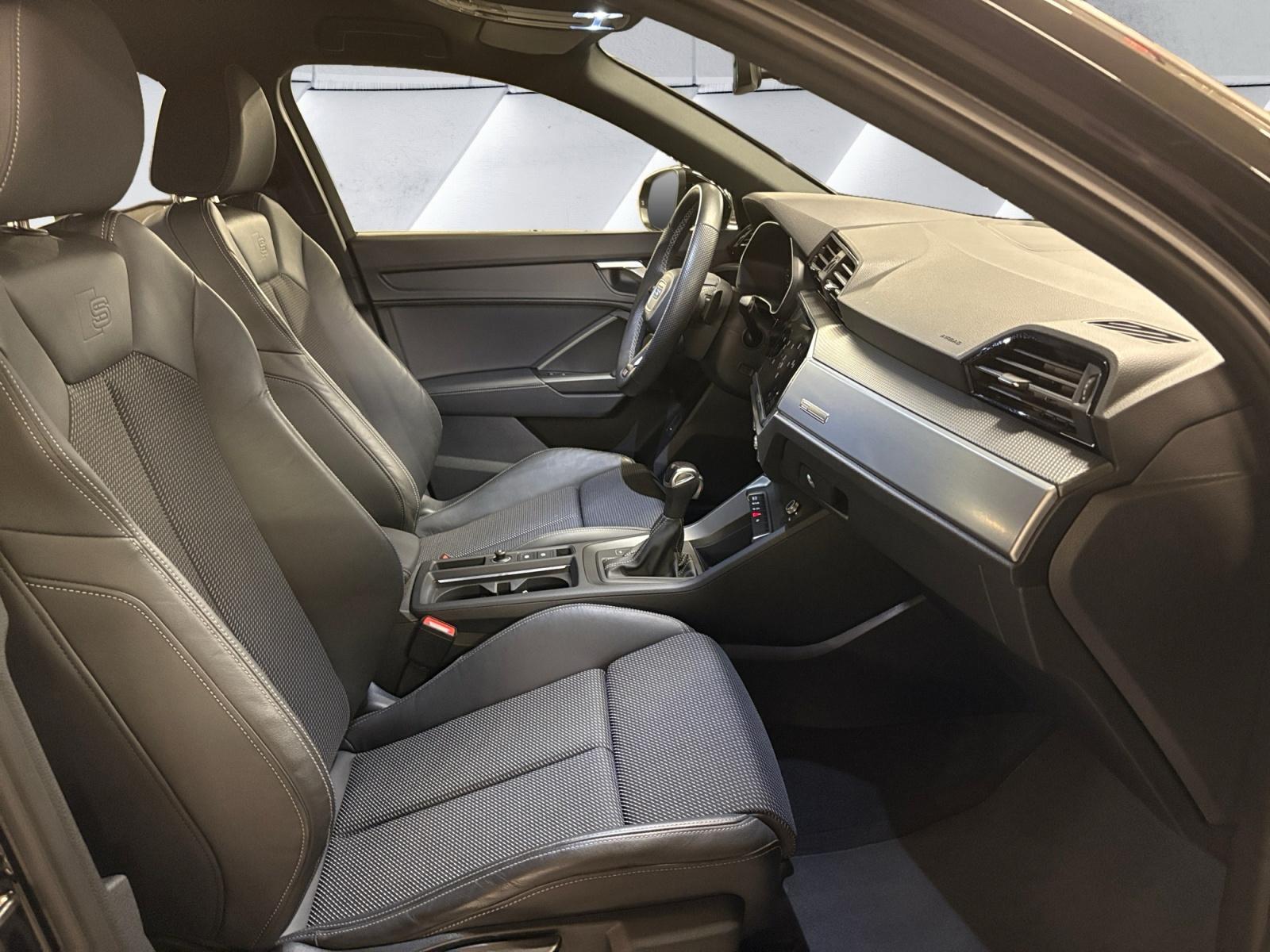 AUDI Q3 Sportback 35 TFSI Attraction S-tronic-image-13