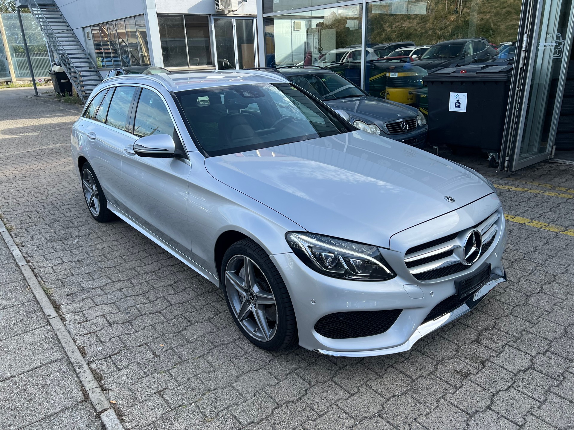 MERCEDES-BENZ C 250 d AMG Line 4Matic 9G-Tronic-image-2