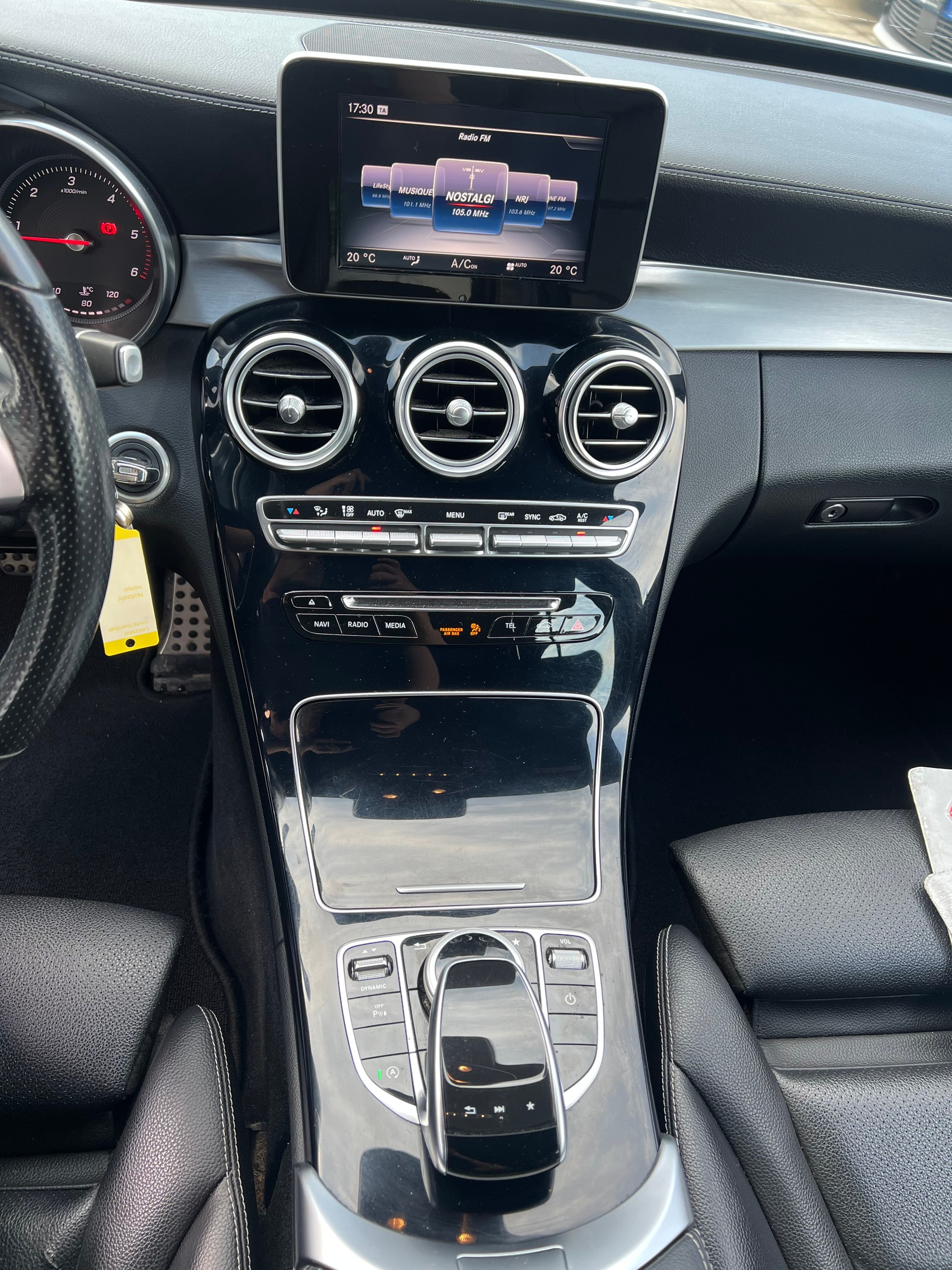 MERCEDES-BENZ C 250 d AMG Line 4Matic 9G-Tronic-image-12