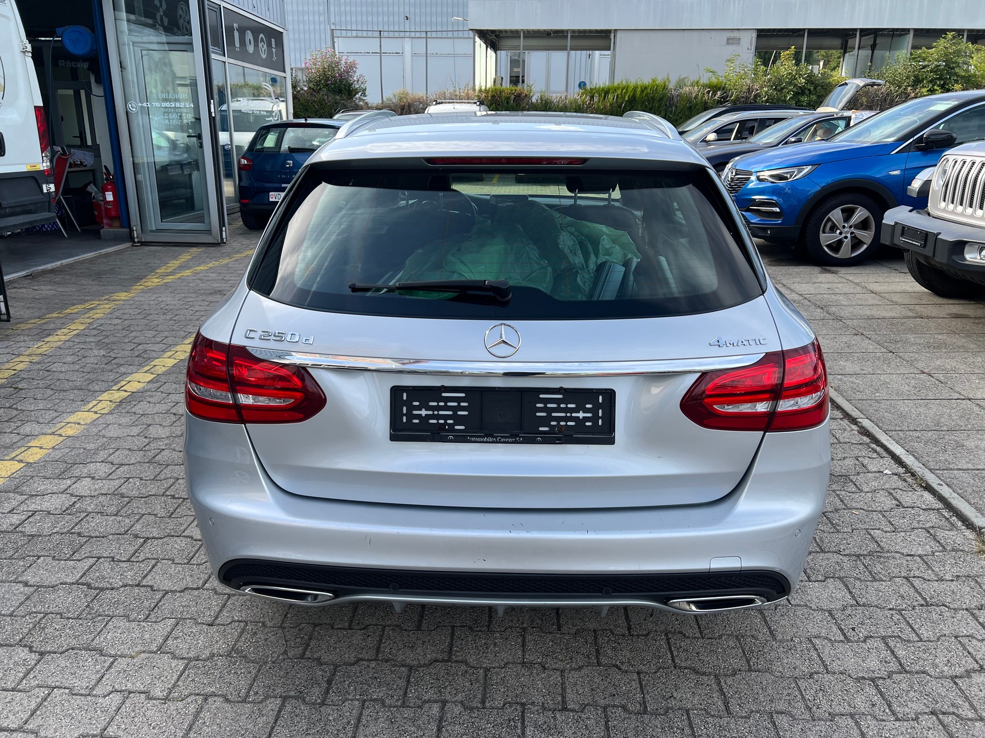 MERCEDES-BENZ C 250 d AMG Line 4Matic 9G-Tronic-image-5