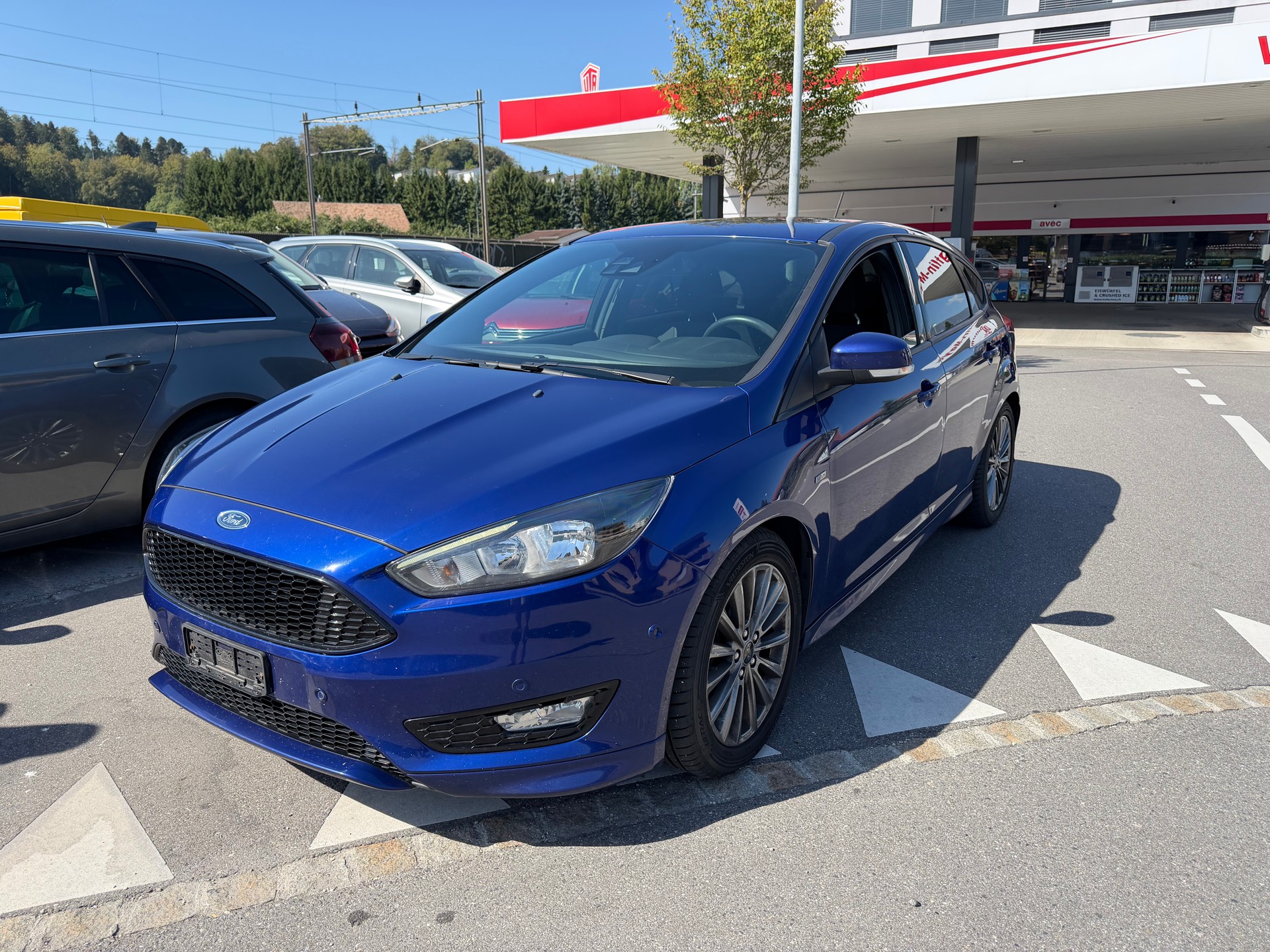 FORD Focus 1.0 SCTi 125ch ST Line Automatic -Neu Motor 121000km-showroom-element-3