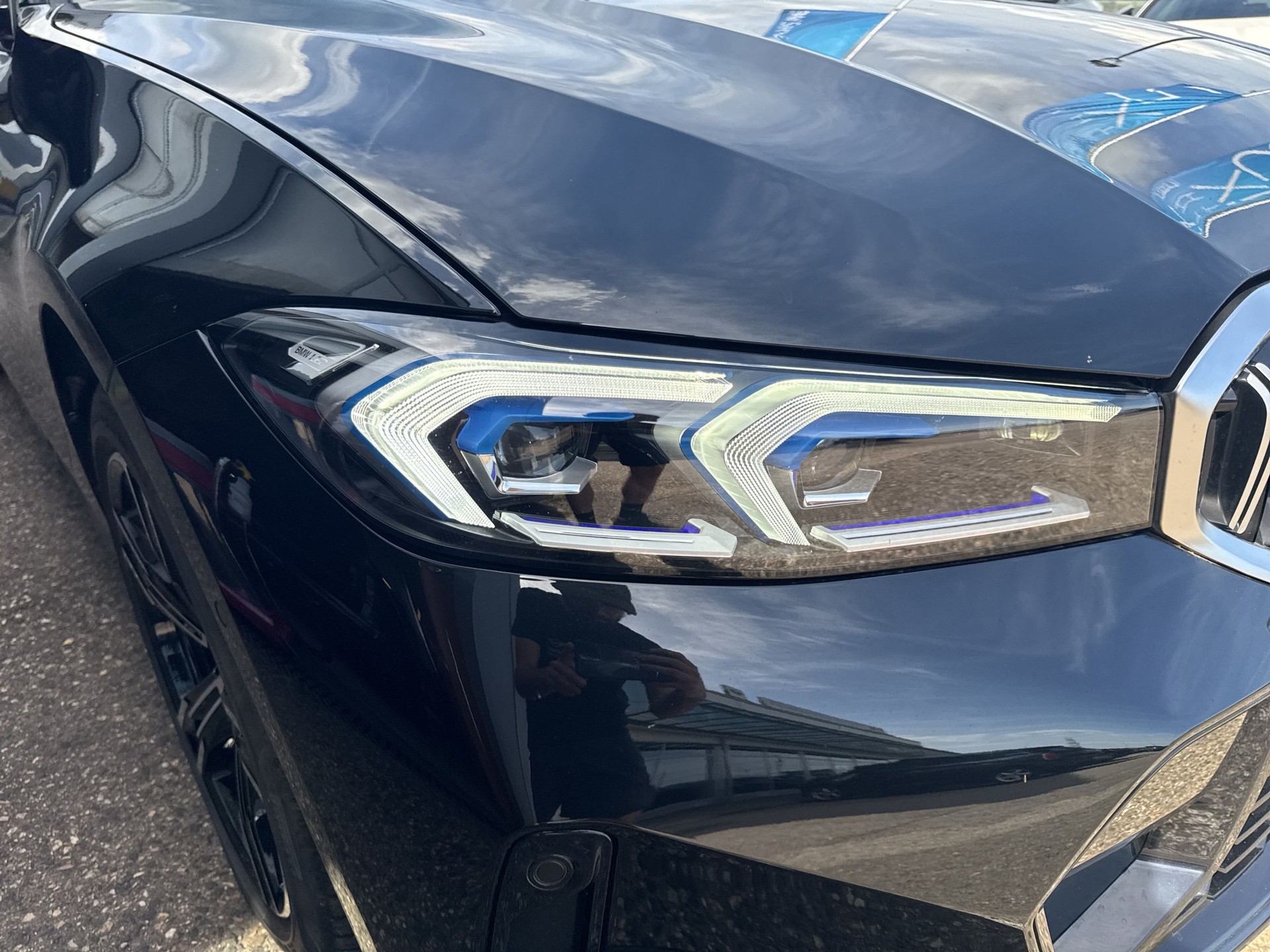BMW 330e x DriveTouring Steptronic M Sport-image-17