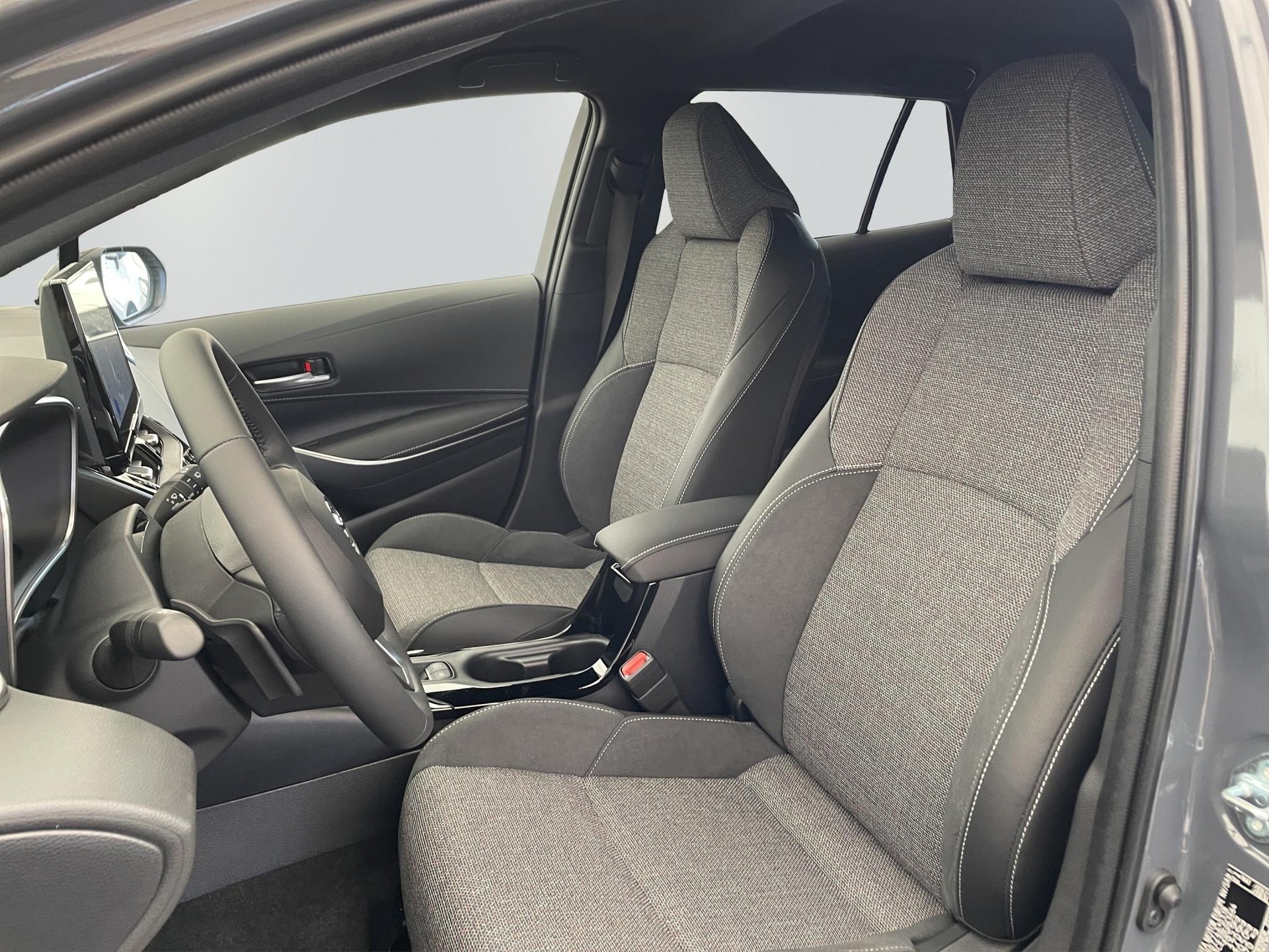 TOYOTA Corolla Touring Sports 2.0 HSD Swiss Edition-image-9