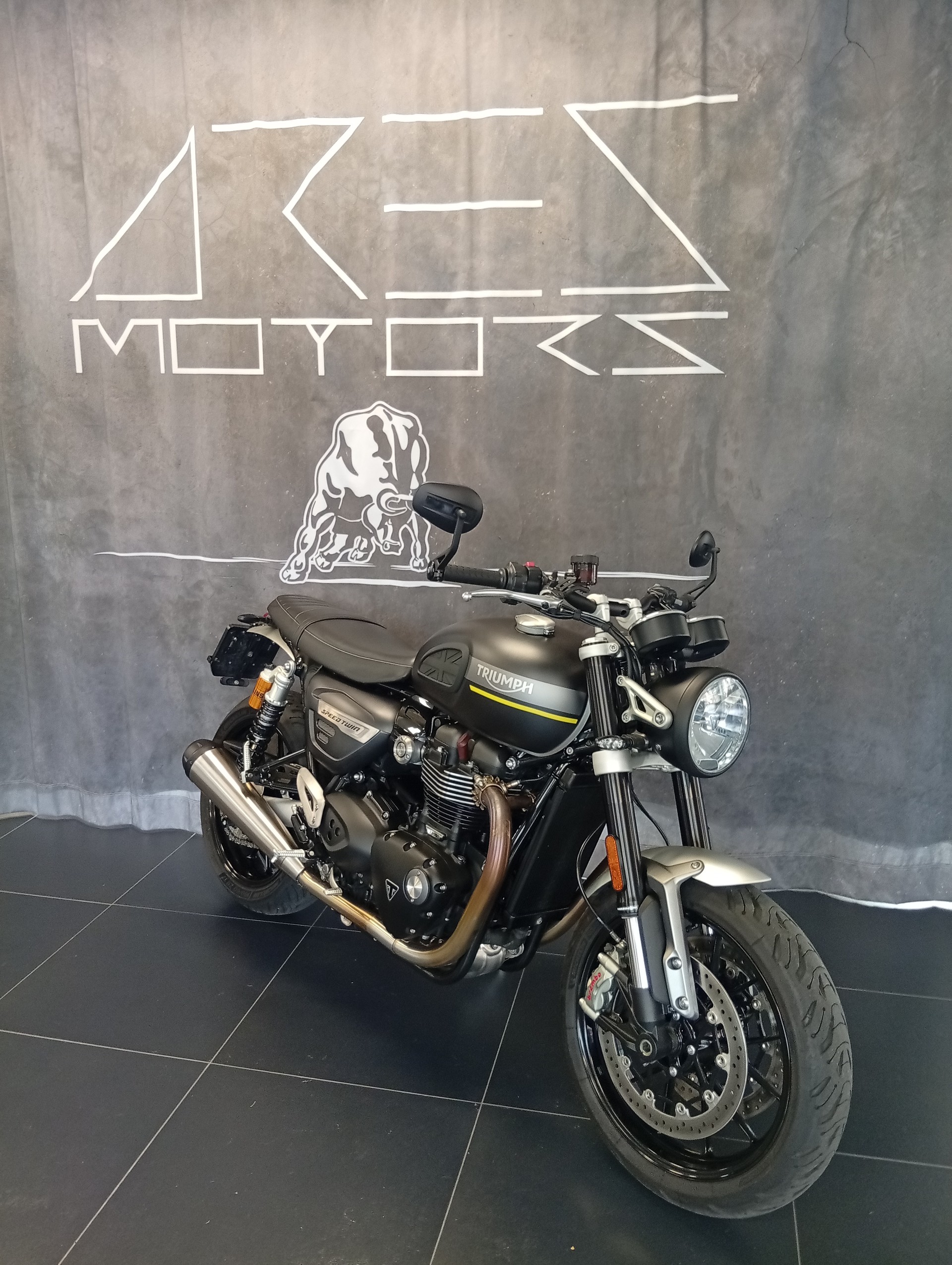 TRIUMPH Speed Twin 1200-image-1