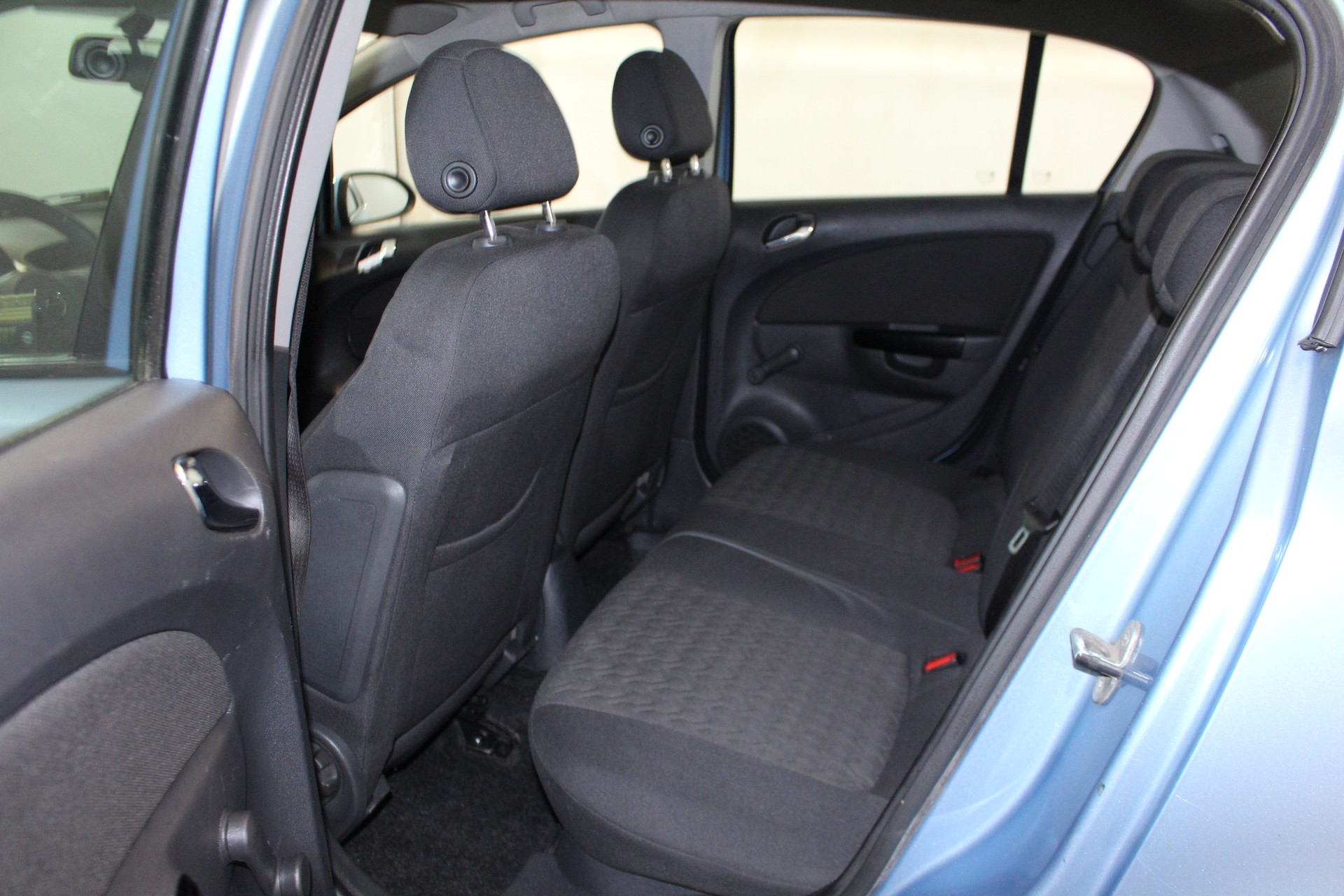 OPEL Corsa 1.4i 16V TP Color Ed.-image-7