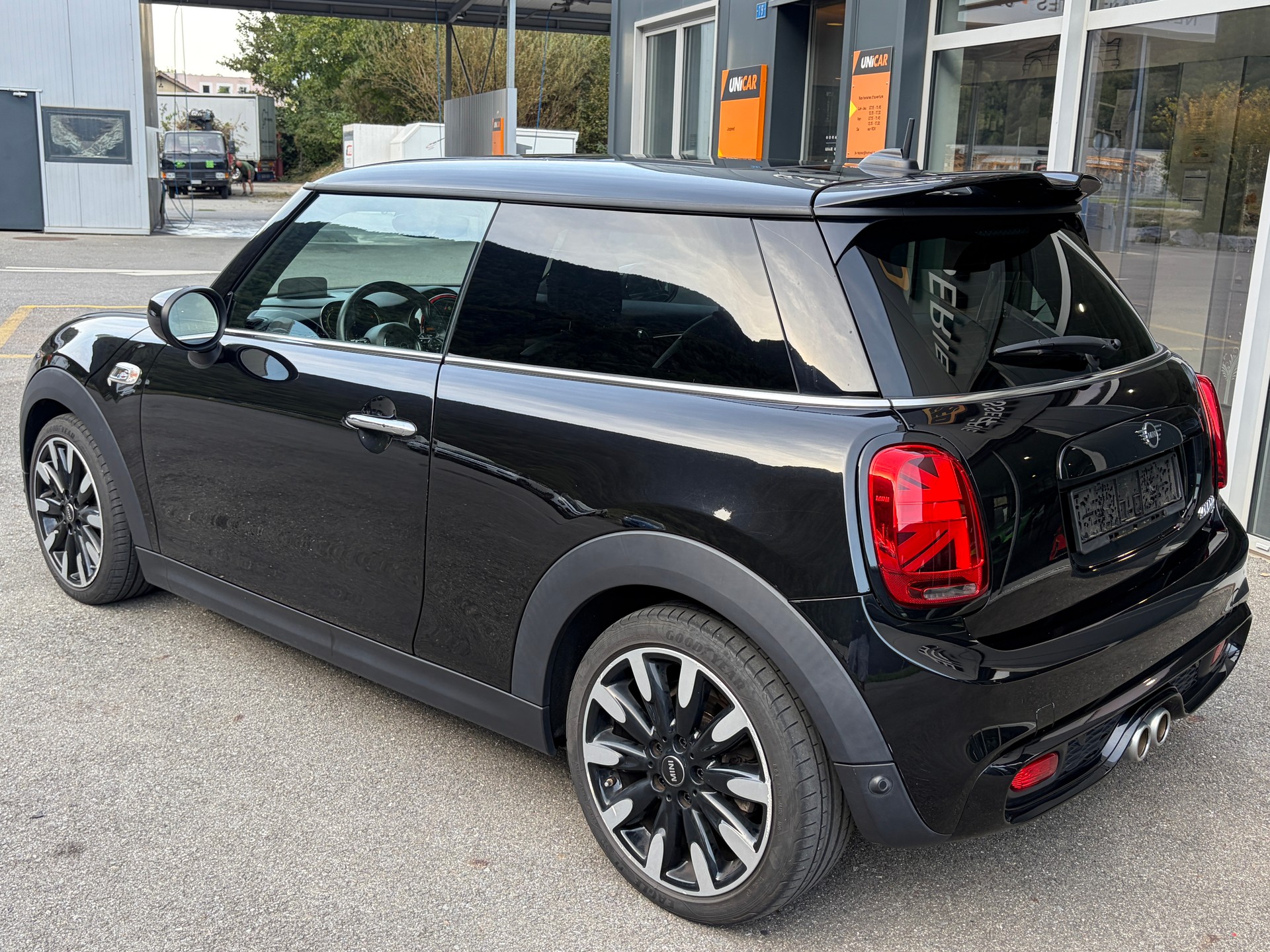 MINI Cooper S Steptronic DKG-showroom-element-3