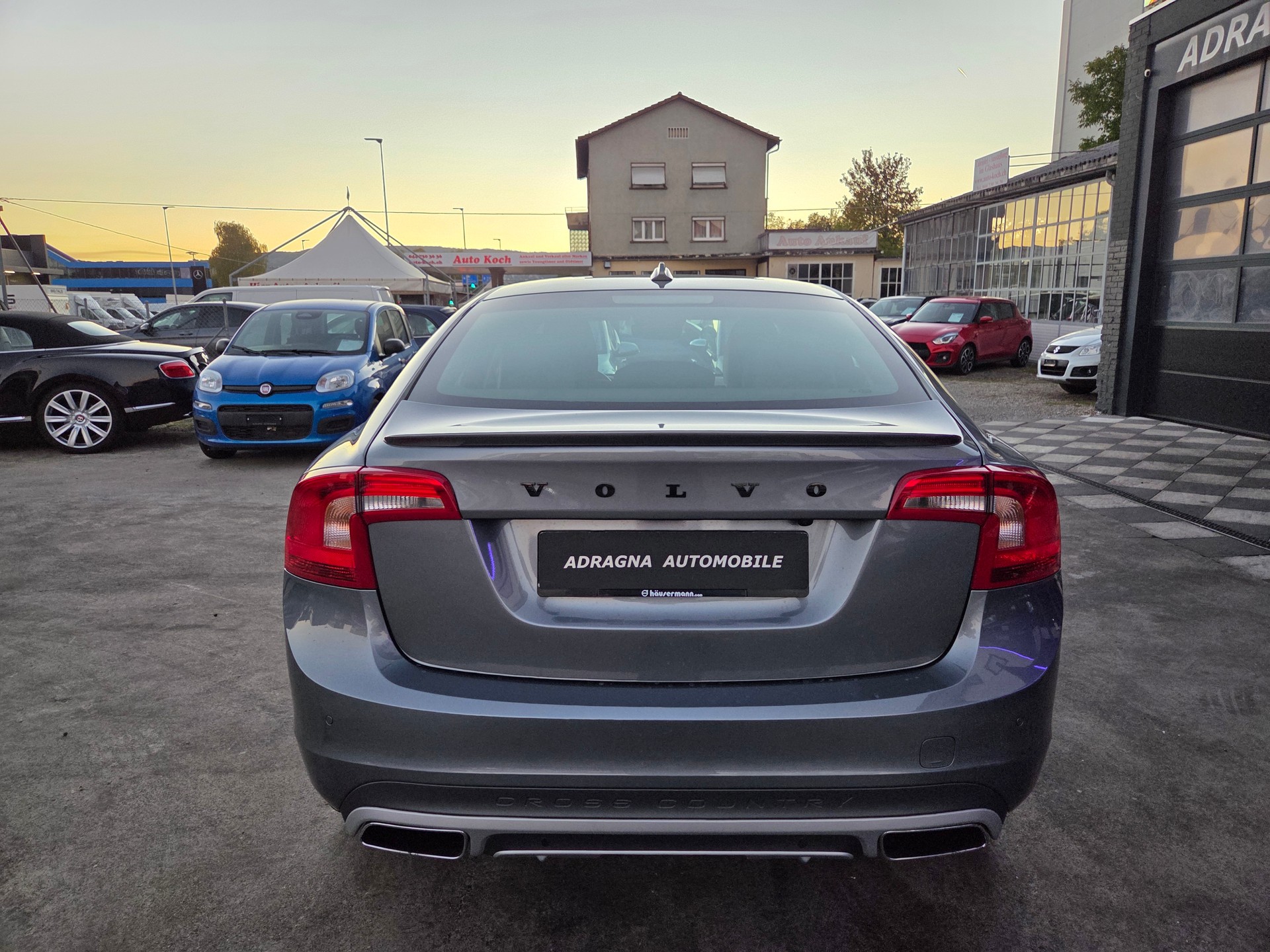 VOLVO S60 Cross Country T5 AWD Summum Geartronic-image-7
