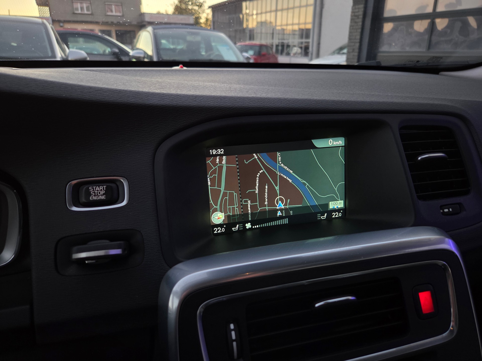 VOLVO S60 Cross Country T5 AWD Summum Geartronic-image-22
