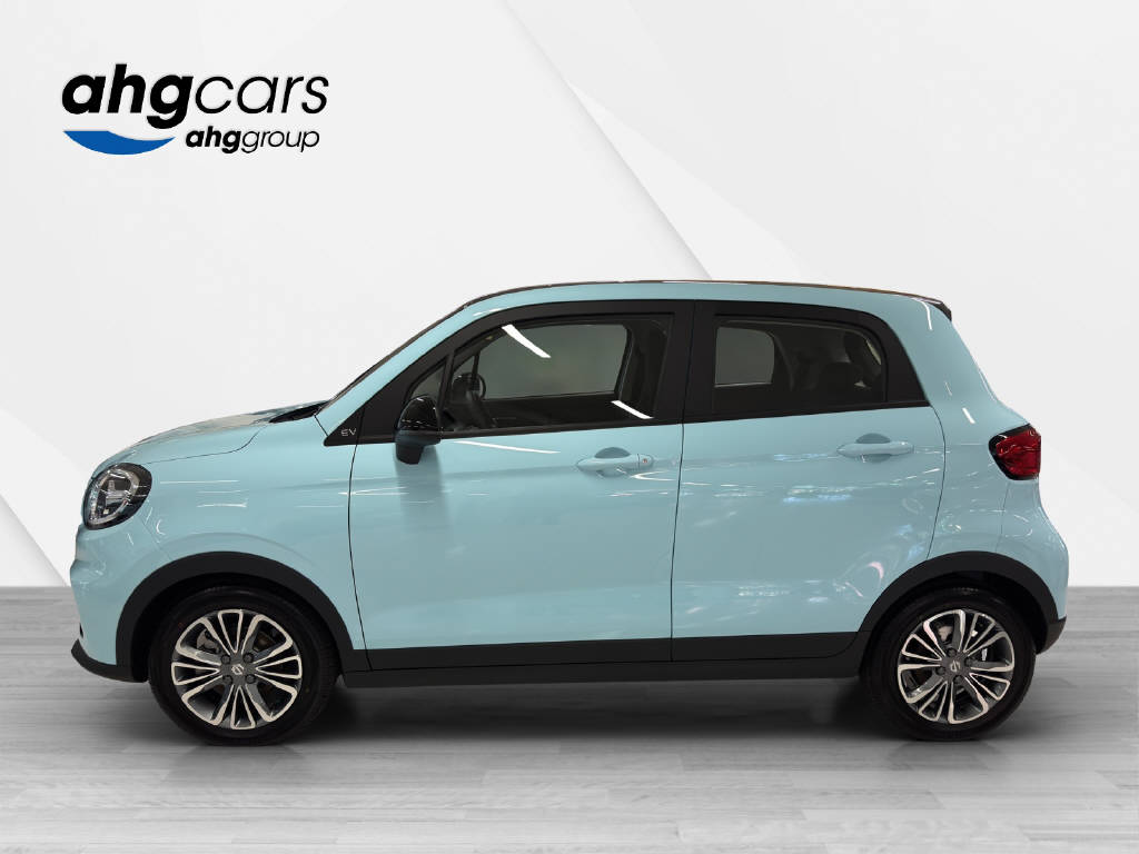 LEAPMOTOR T03 Electric-showroom-element-1