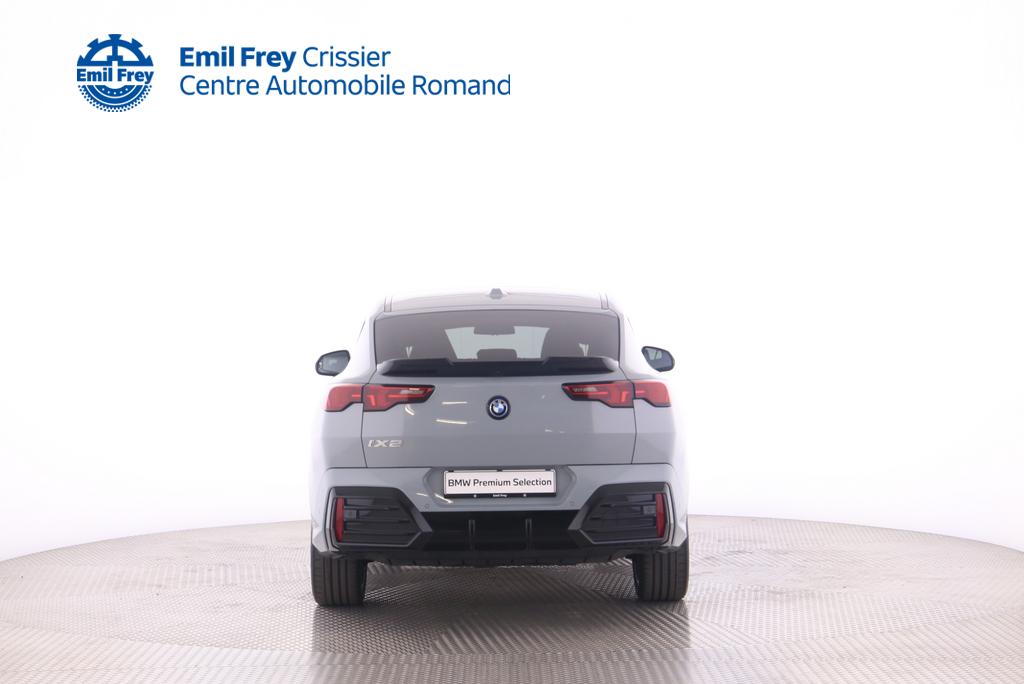 BMW iX2 30 xDrive - FAHRSCHULWAGEN - VOITURE D'AUTO-ECOLE - AUTO DELLA SCUOLA GUIDA-showroom-element-3