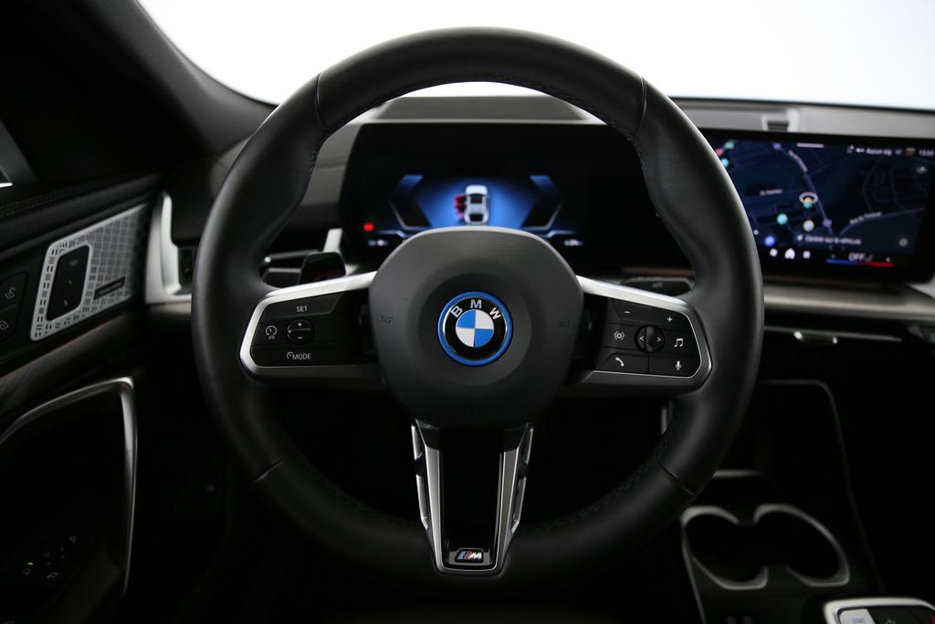 BMW iX2 30 xDrive - FAHRSCHULWAGEN - VOITURE D'AUTO-ECOLE - AUTO DELLA SCUOLA GUIDA-image-7