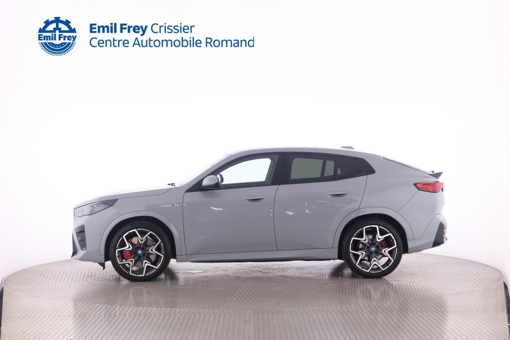 BMW iX2 30 xDrive - FAHRSCHULWAGEN - VOITURE D'AUTO-ECOLE - AUTO DELLA SCUOLA GUIDA-showroom-element-2